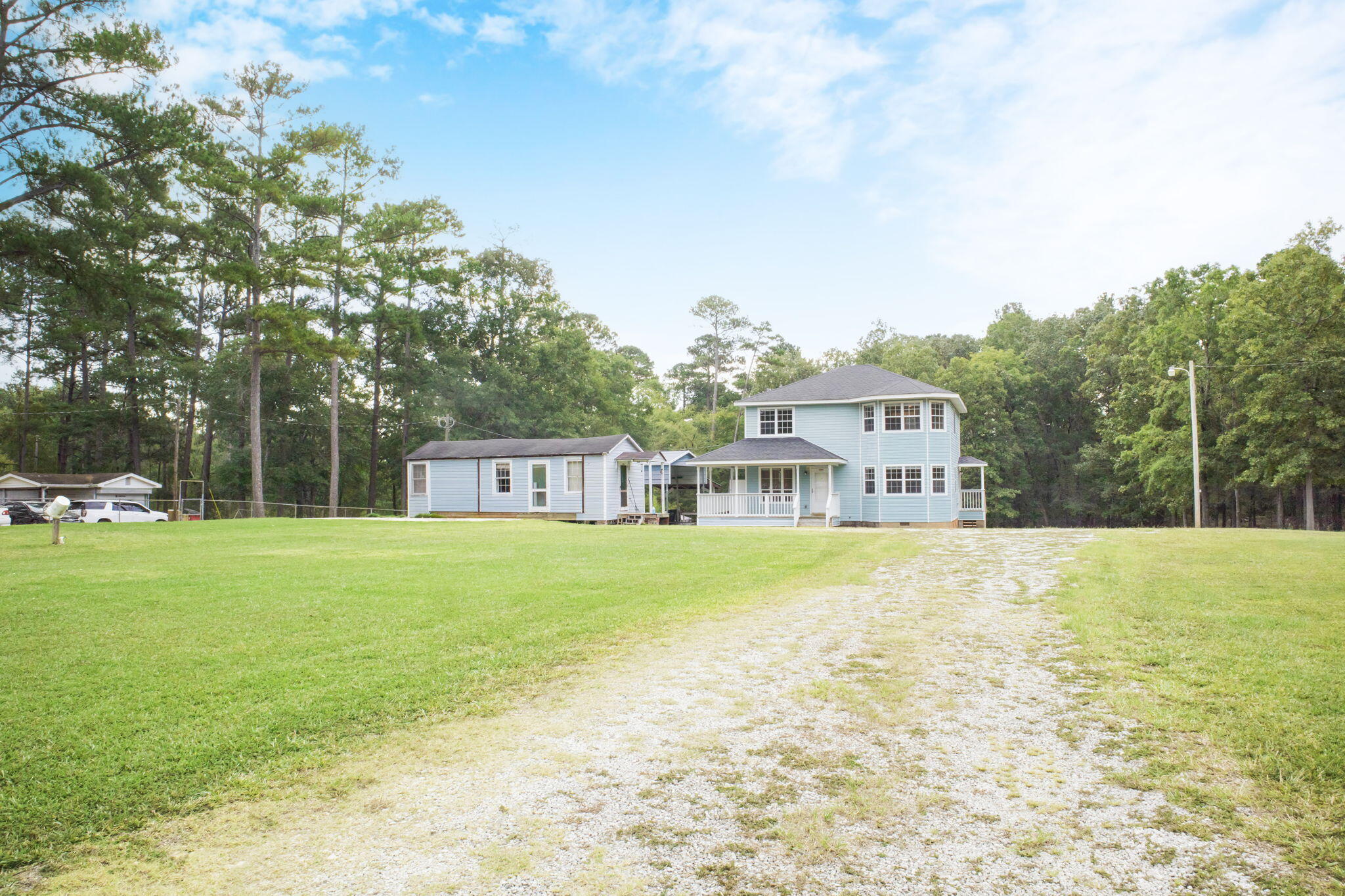 1085 Lake Dr.