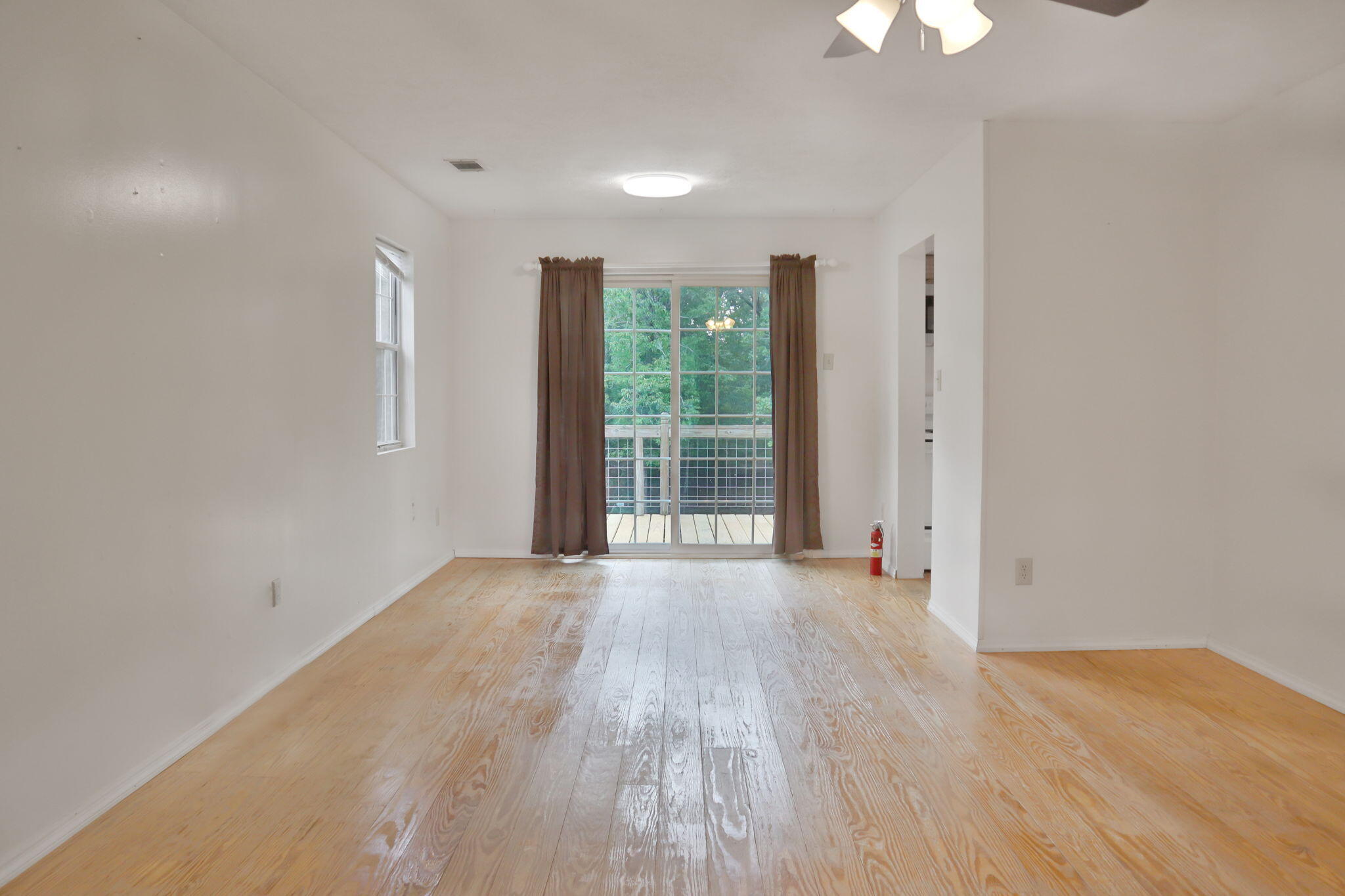 1085 Lake Dr.