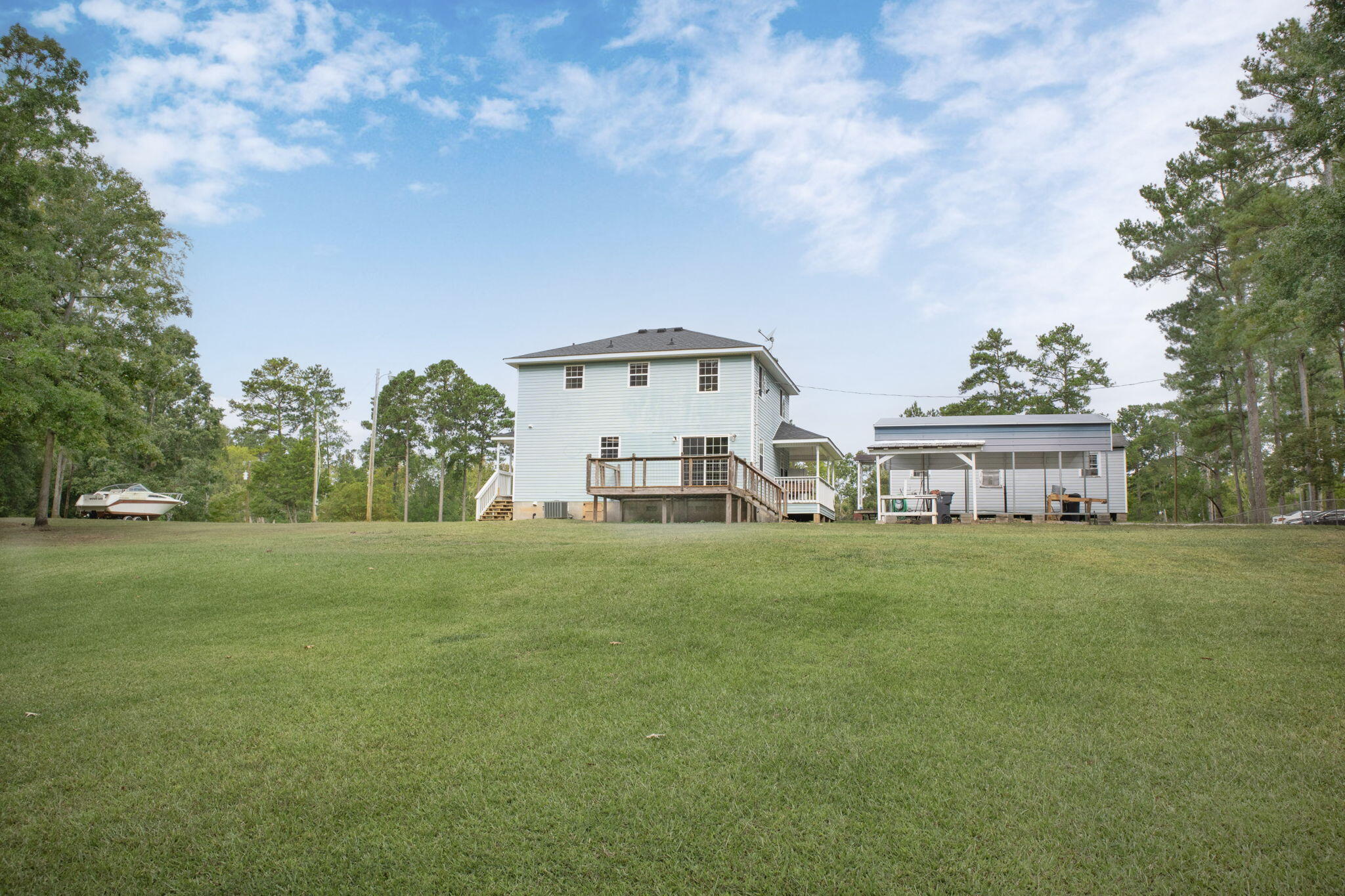 1085 Lake Dr.