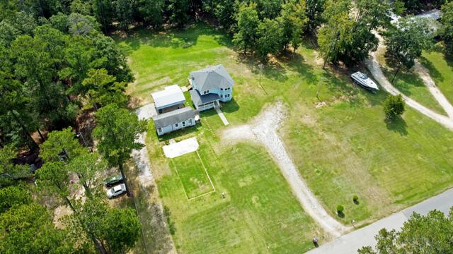 1085 Lake Dr.