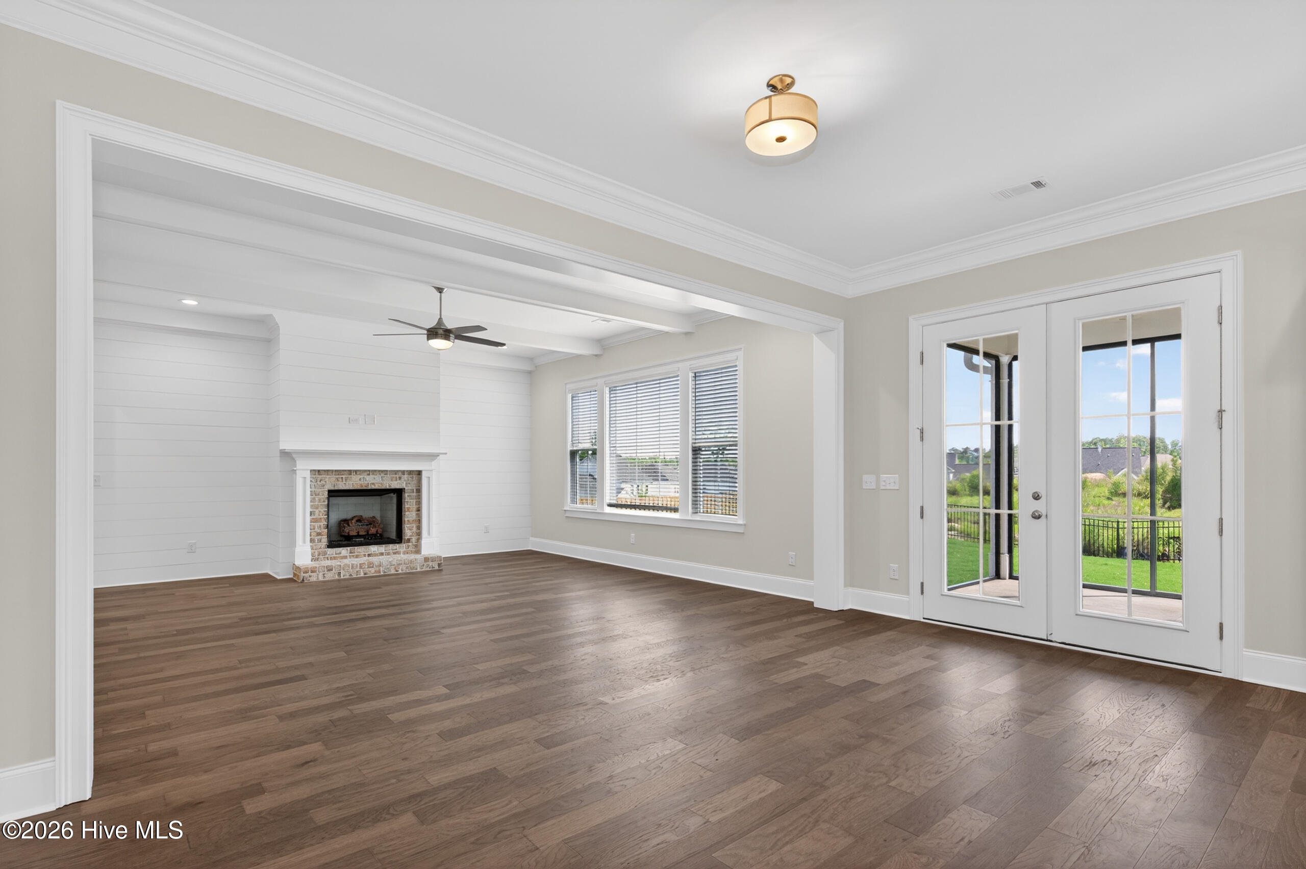 657 River Oaks Lane