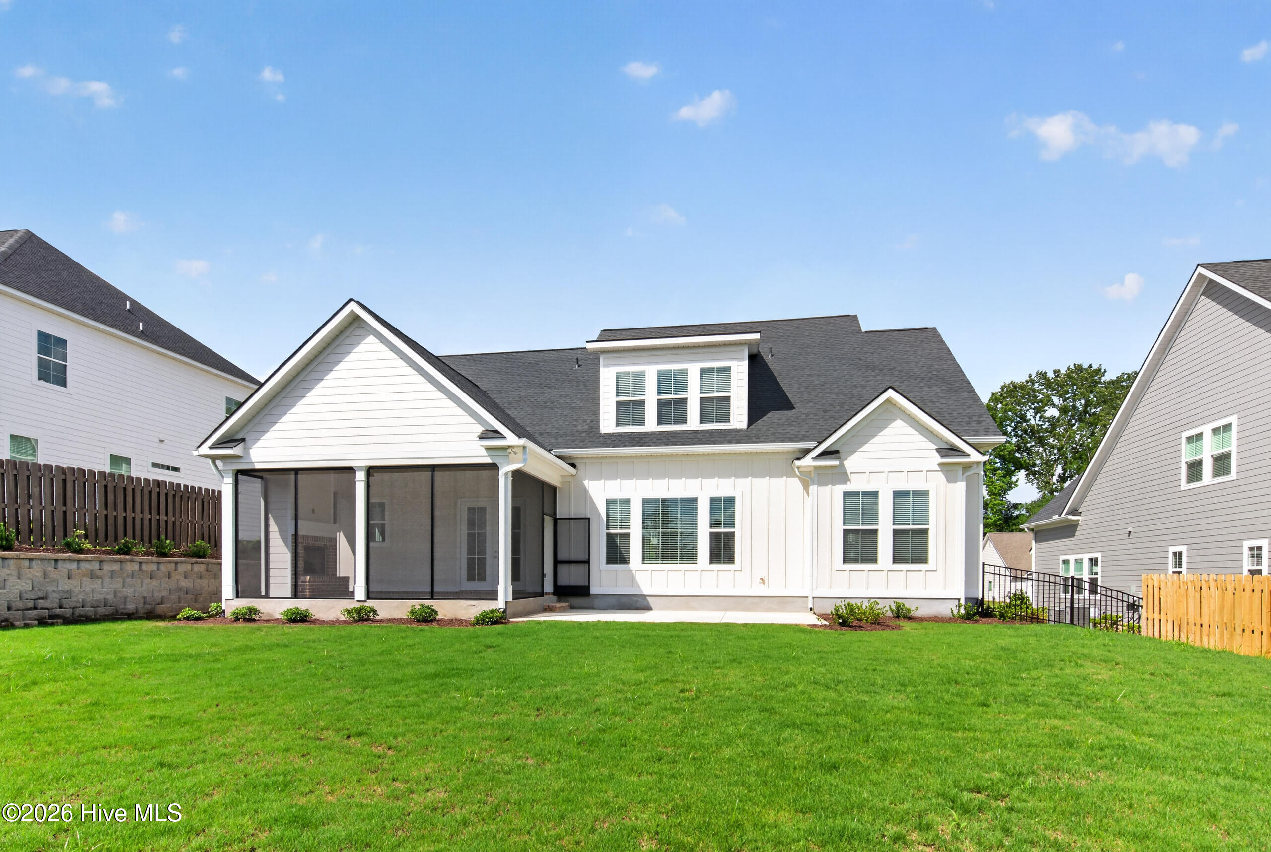 657 River Oaks Lane