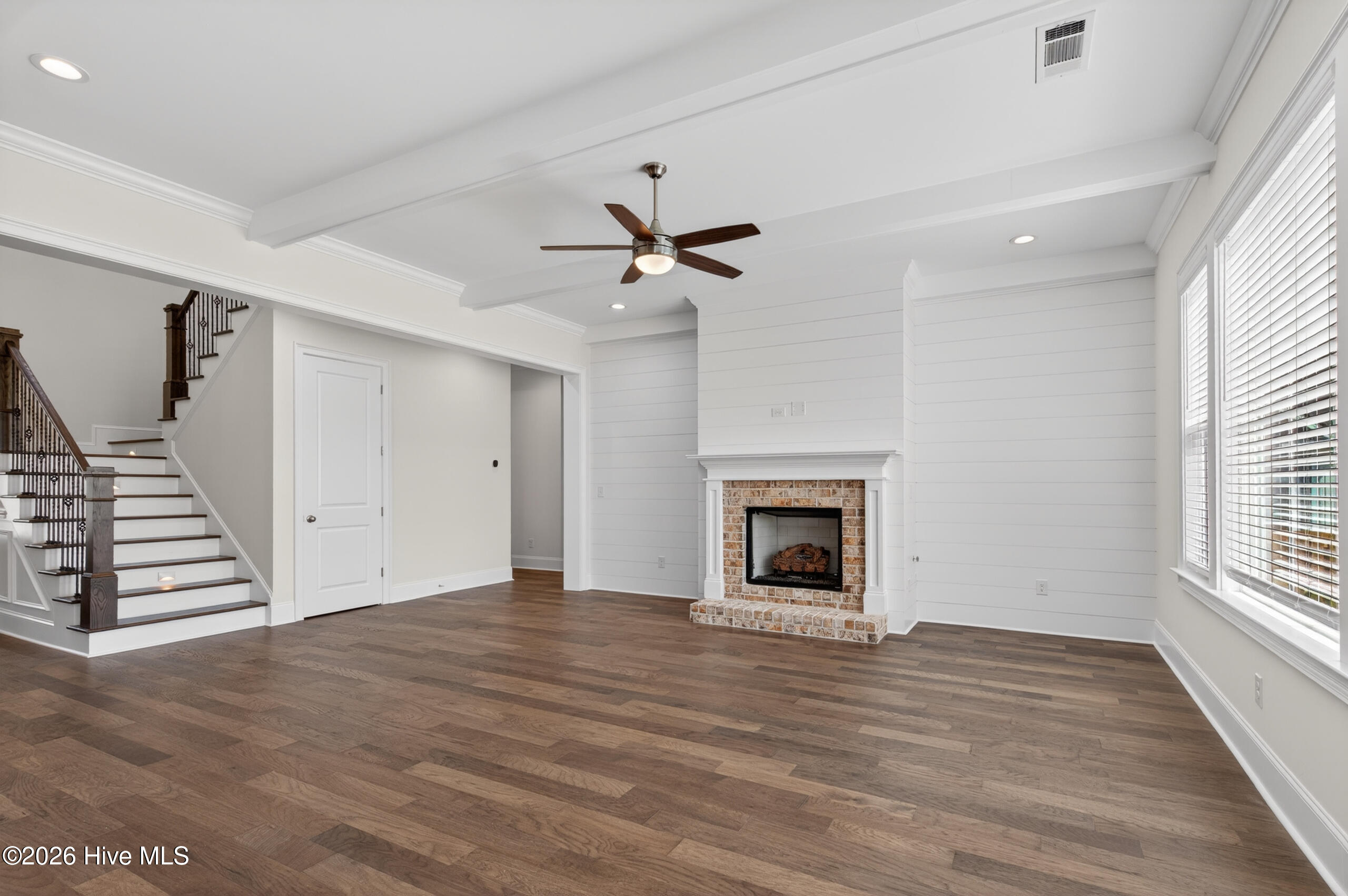 657 River Oaks Lane
