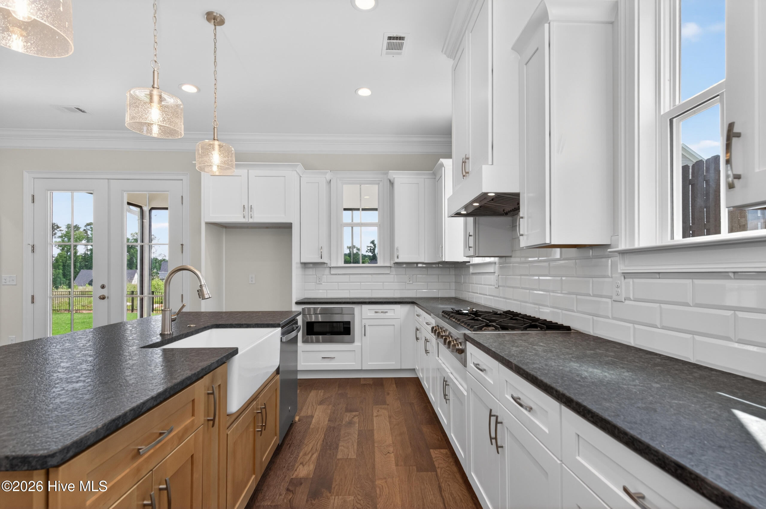 657 River Oaks Lane