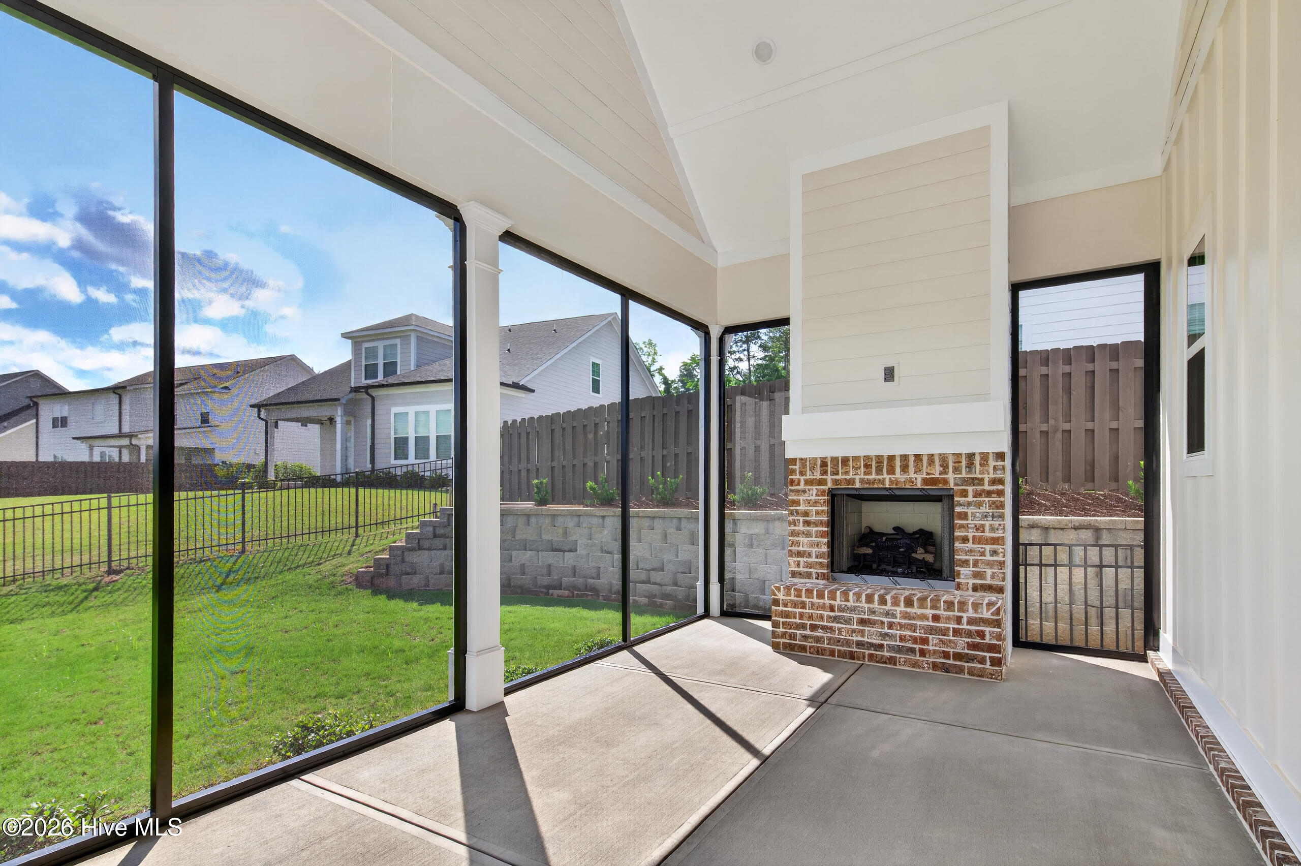 657 River Oaks Lane