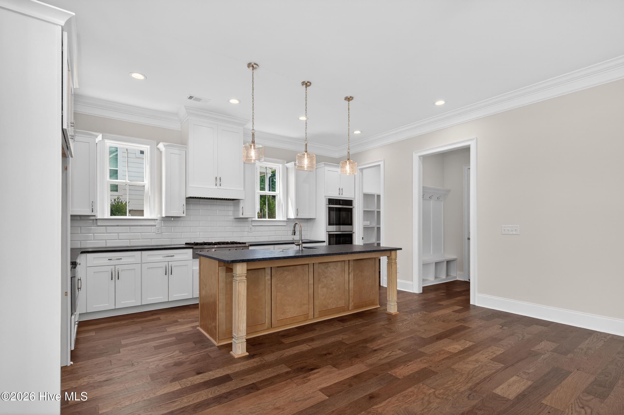 657 River Oaks Lane