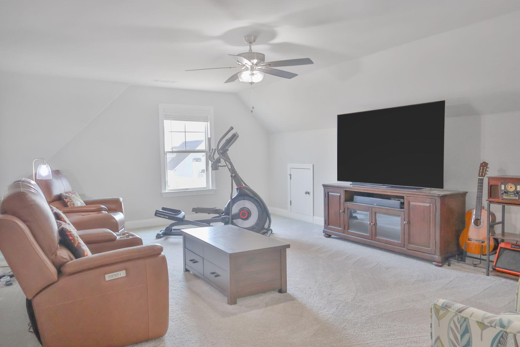 3123 Rosewood Drive