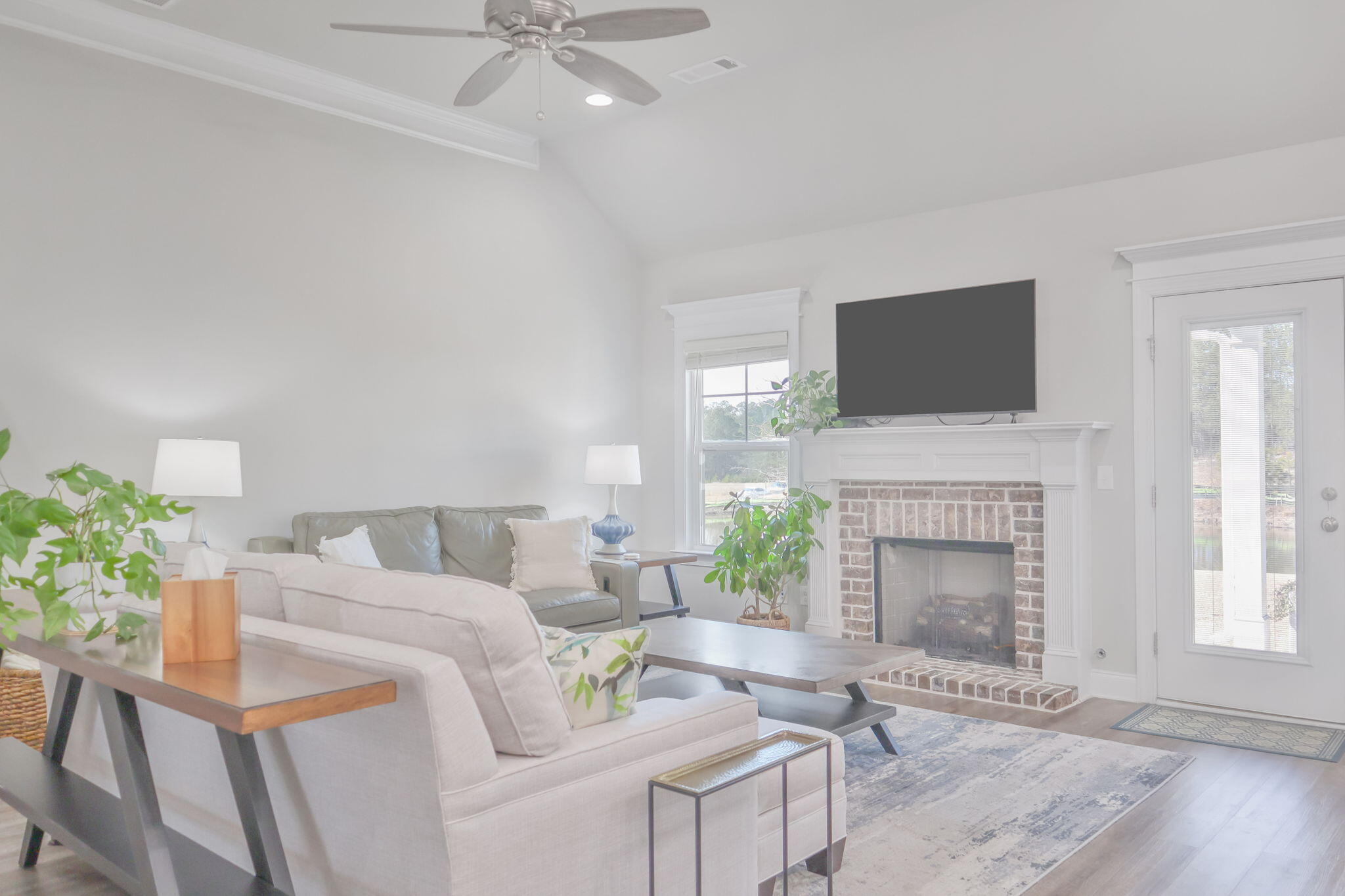 3123 Rosewood Drive