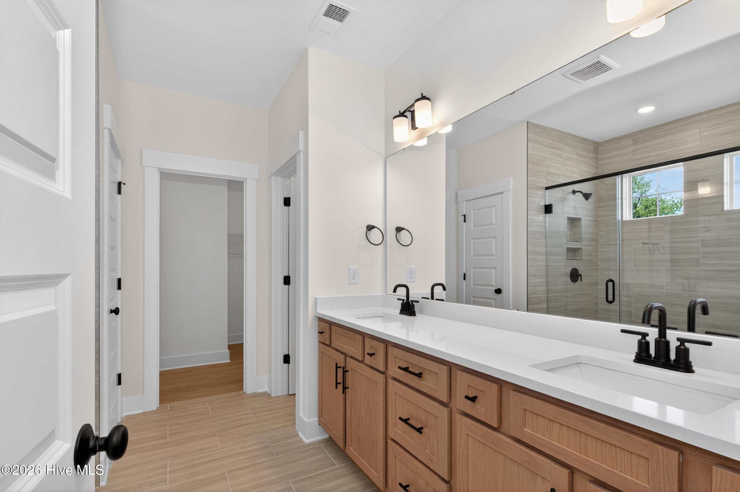 252 Devereux Drive 3001
