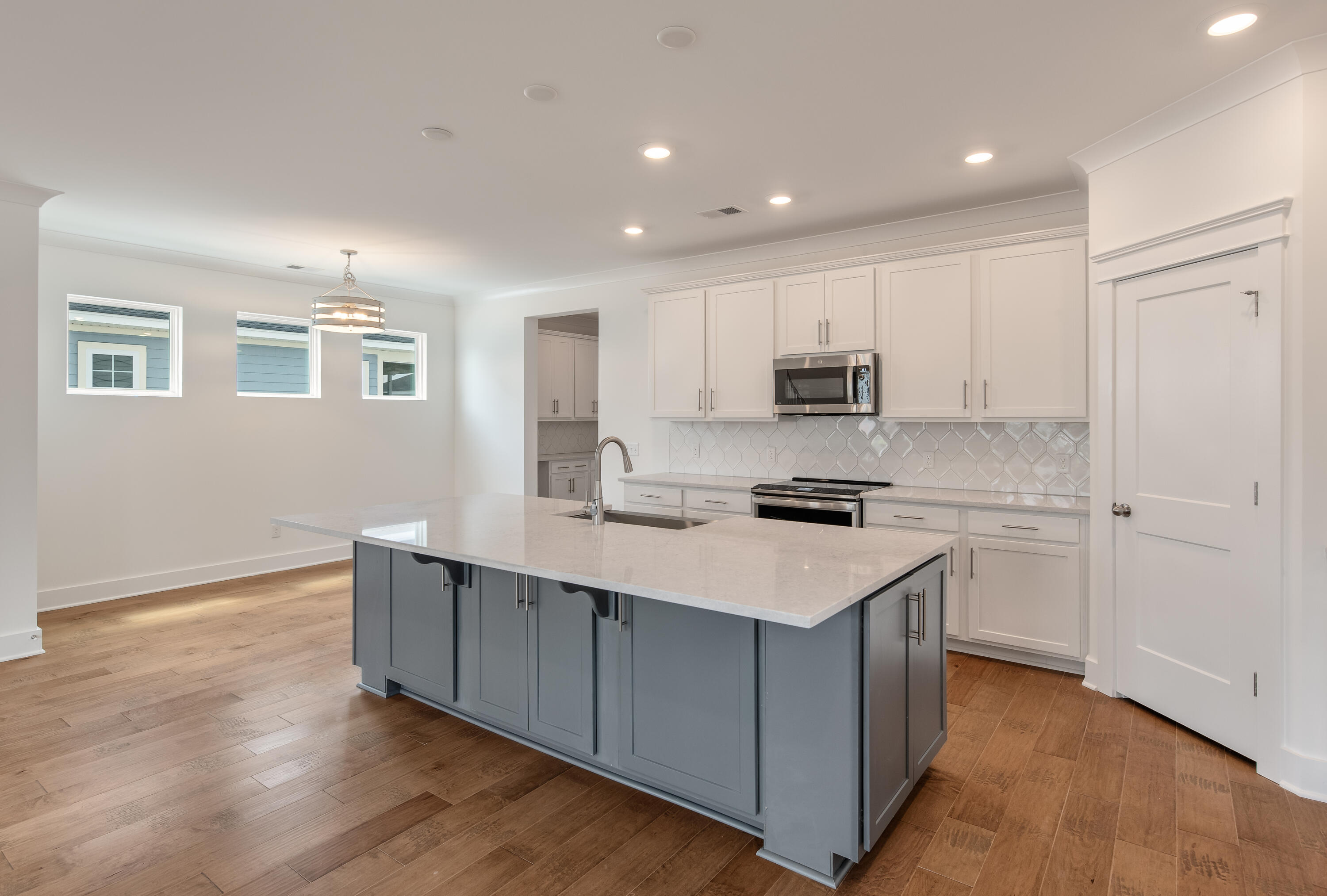 367 Pascalis Place 2003