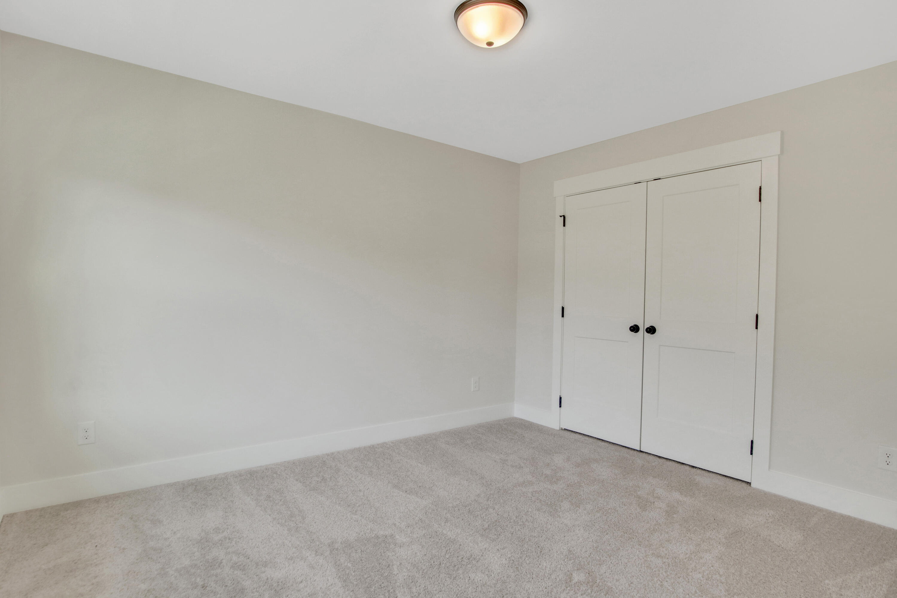 371 Pascalis Place 2004