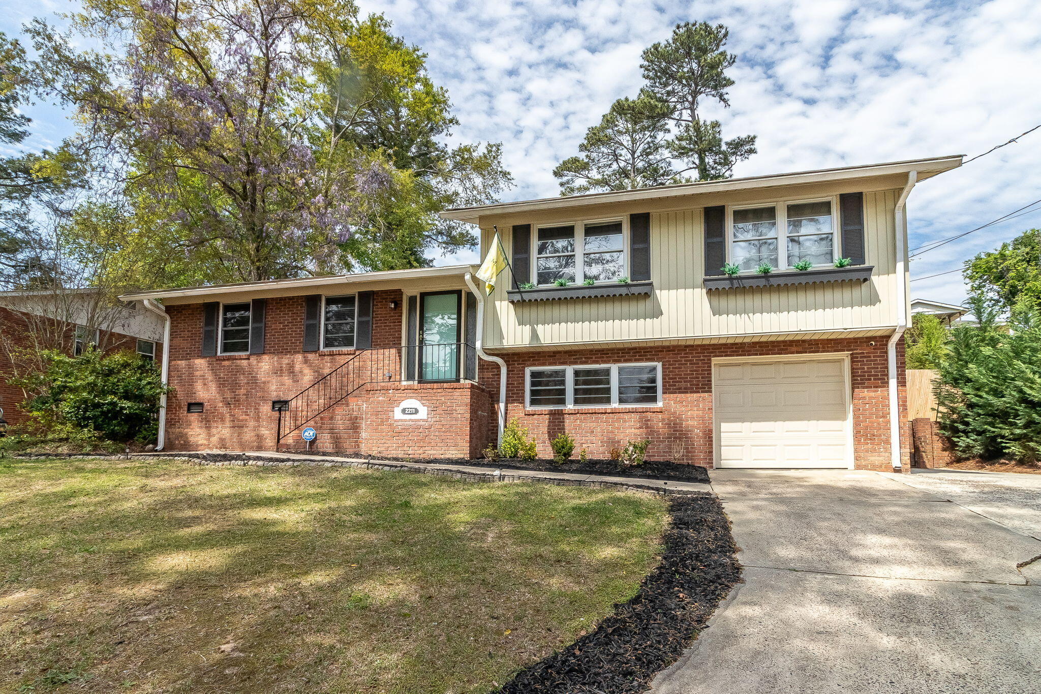 2211 Mura Drive
