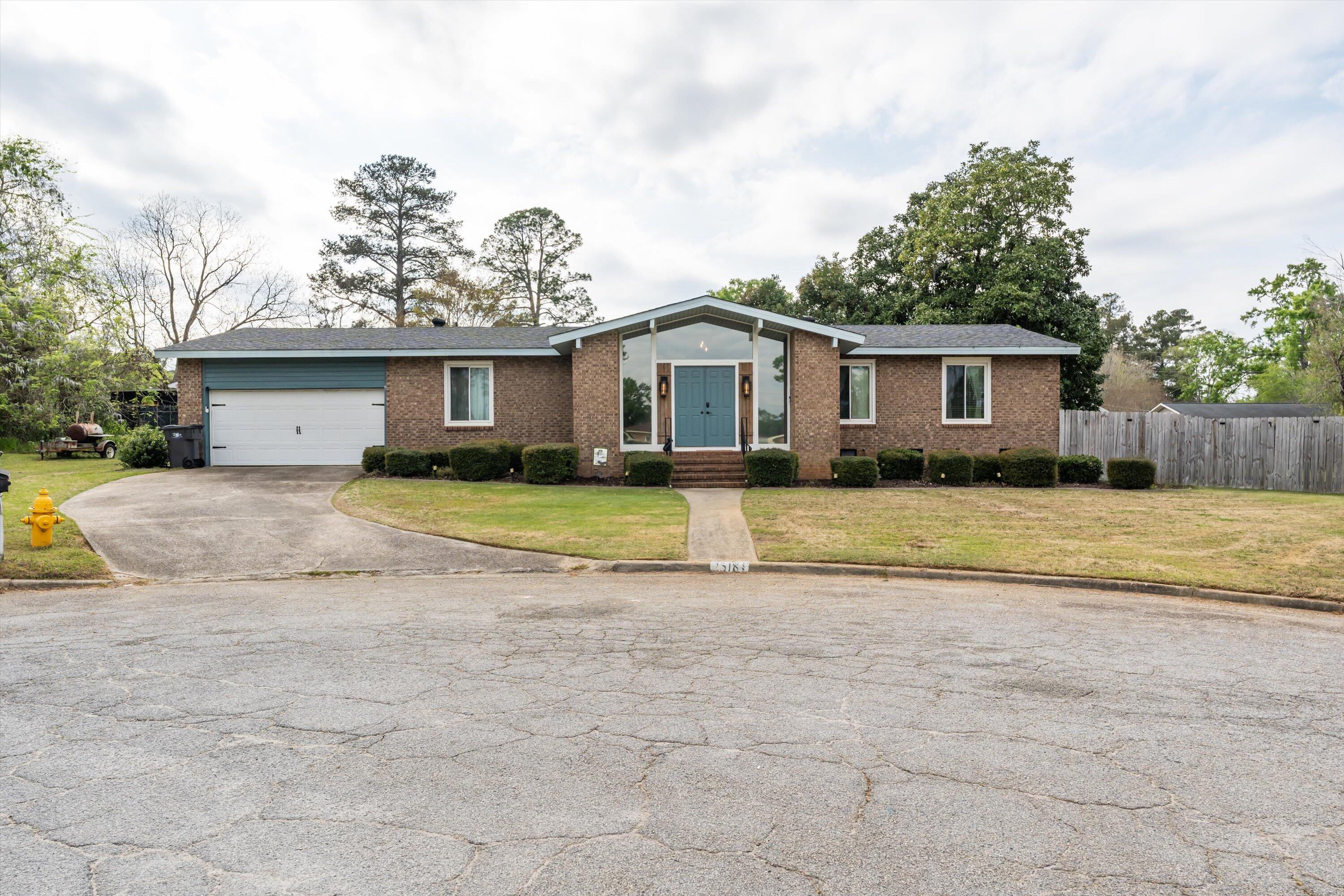 2518 E Springwood Court