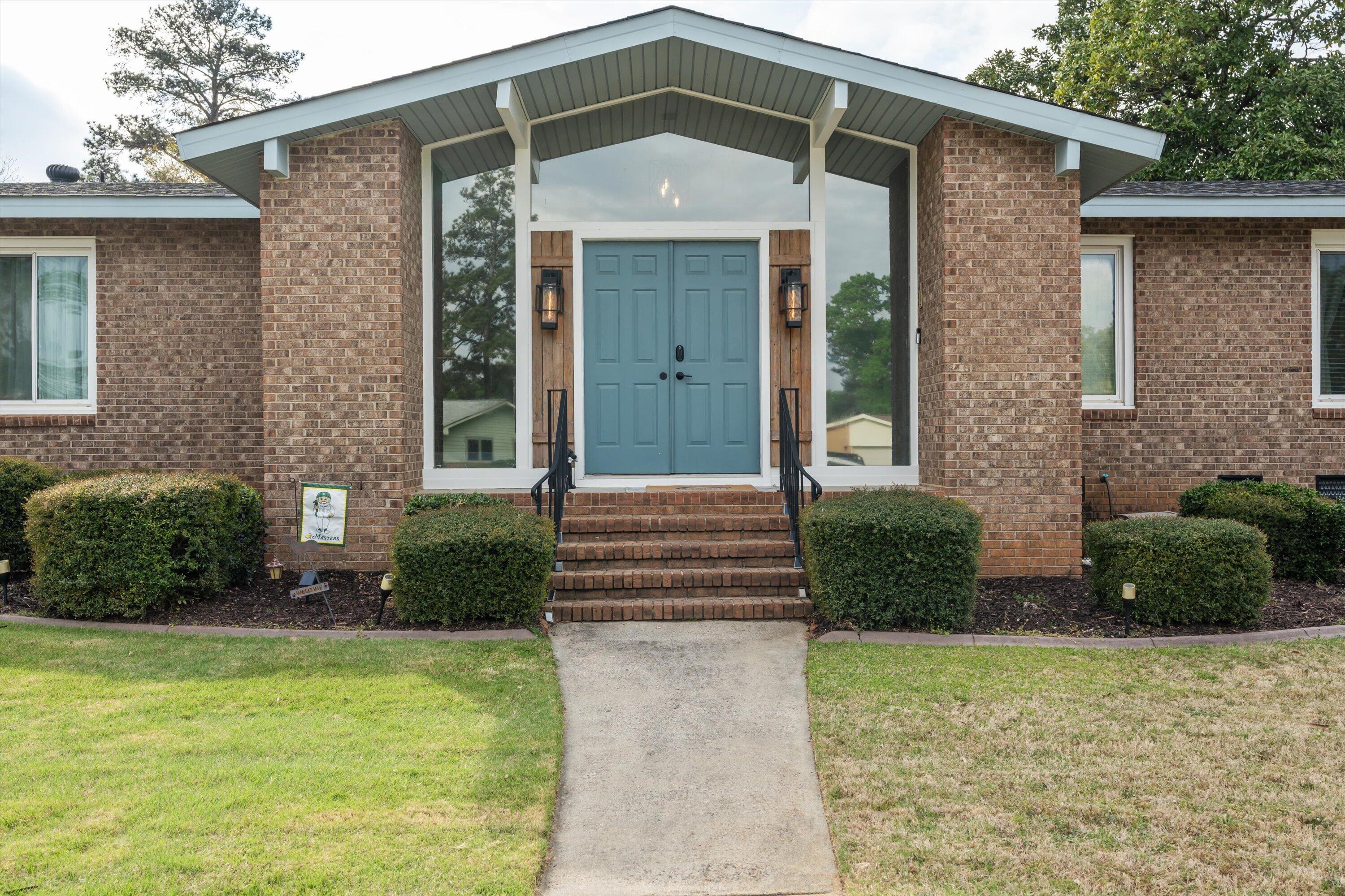 2518 E Springwood Court