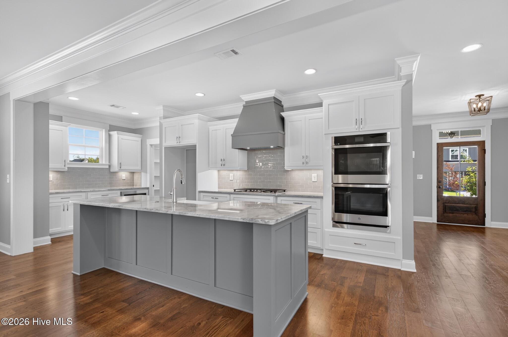3127 Rosewood Drive