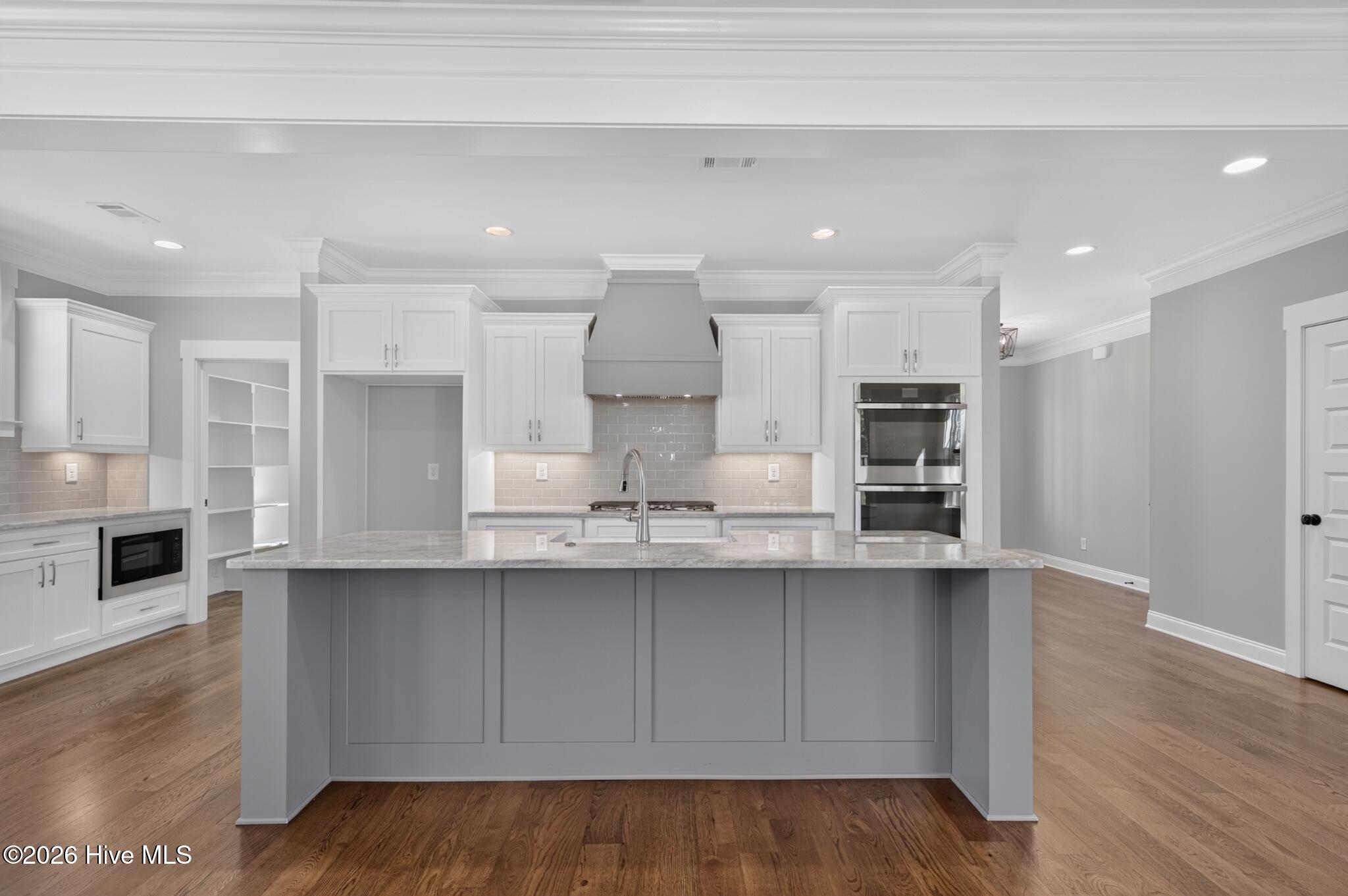 3127 Rosewood Drive