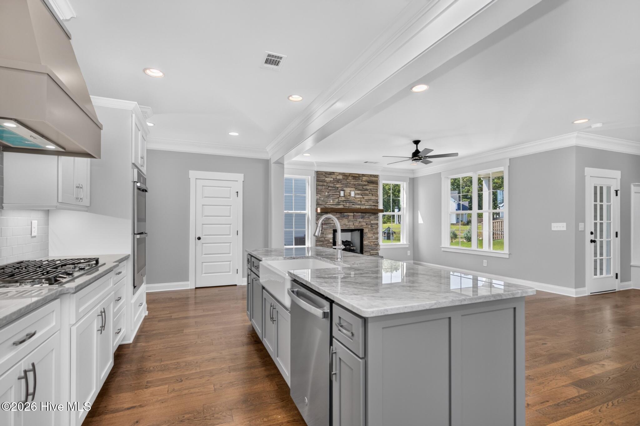 3127 Rosewood Drive