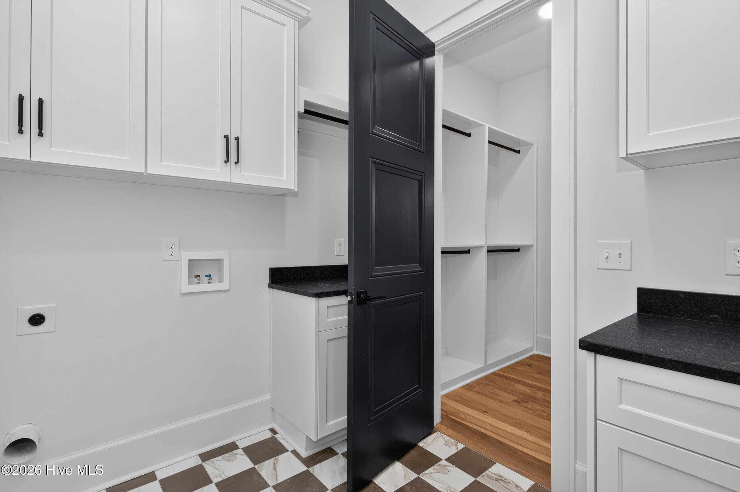 2563 William Few Parkway