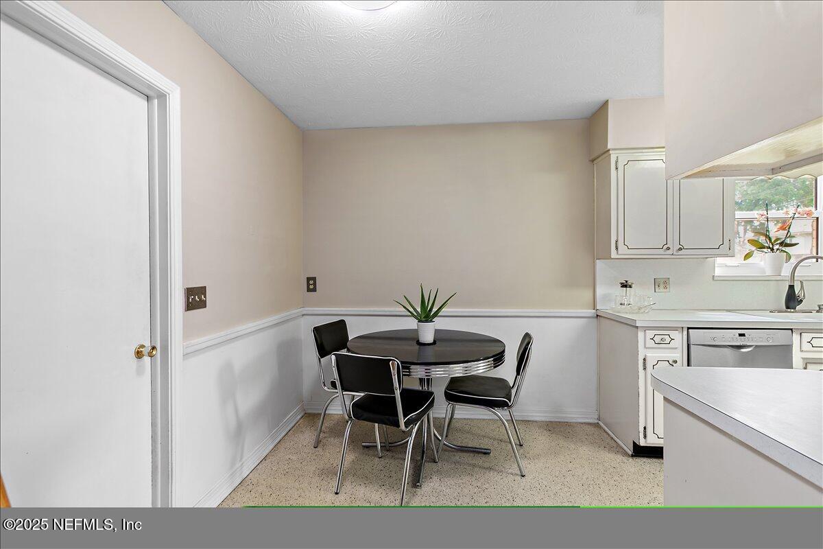 2327 CHERYL Drive