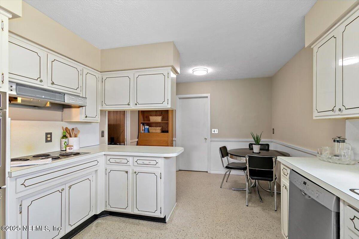 2327 CHERYL Drive