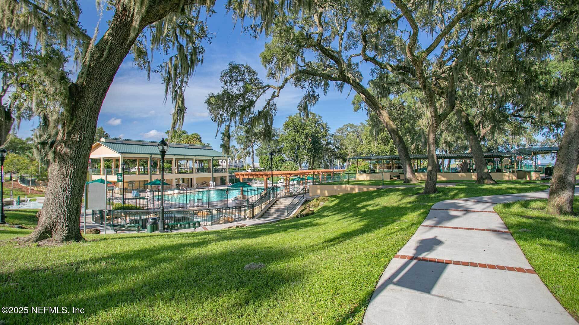 4360 WHITE IBIS Lane