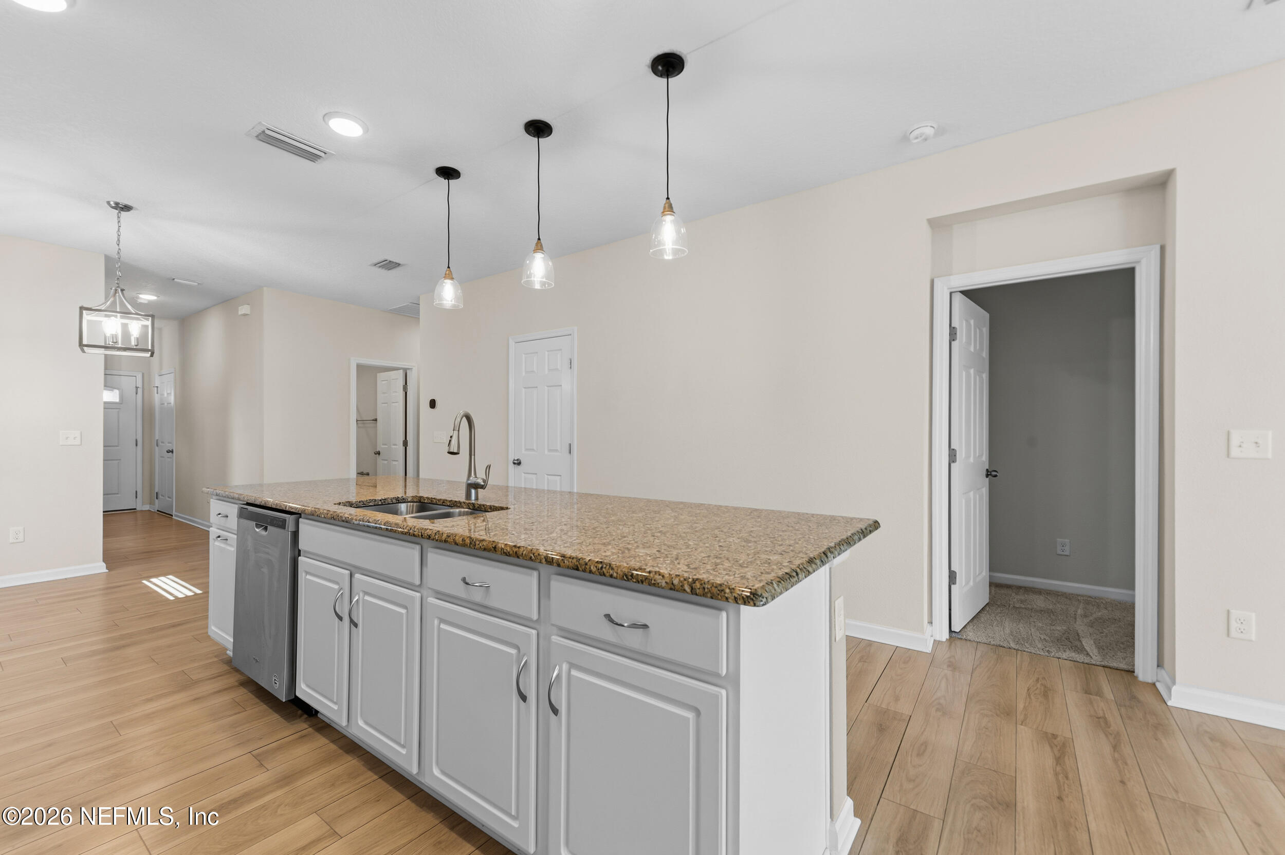 565 CHANDLER Drive, St. Johns