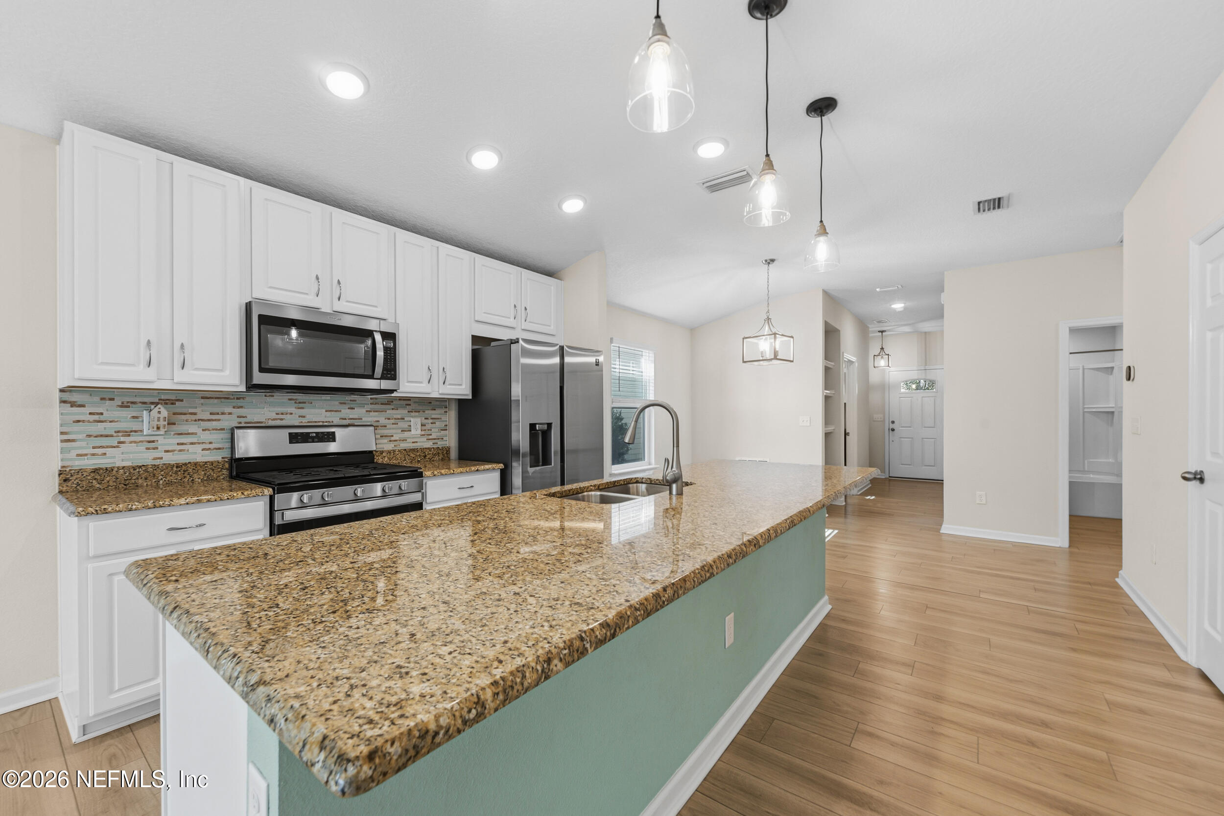 565 CHANDLER Drive, St. Johns