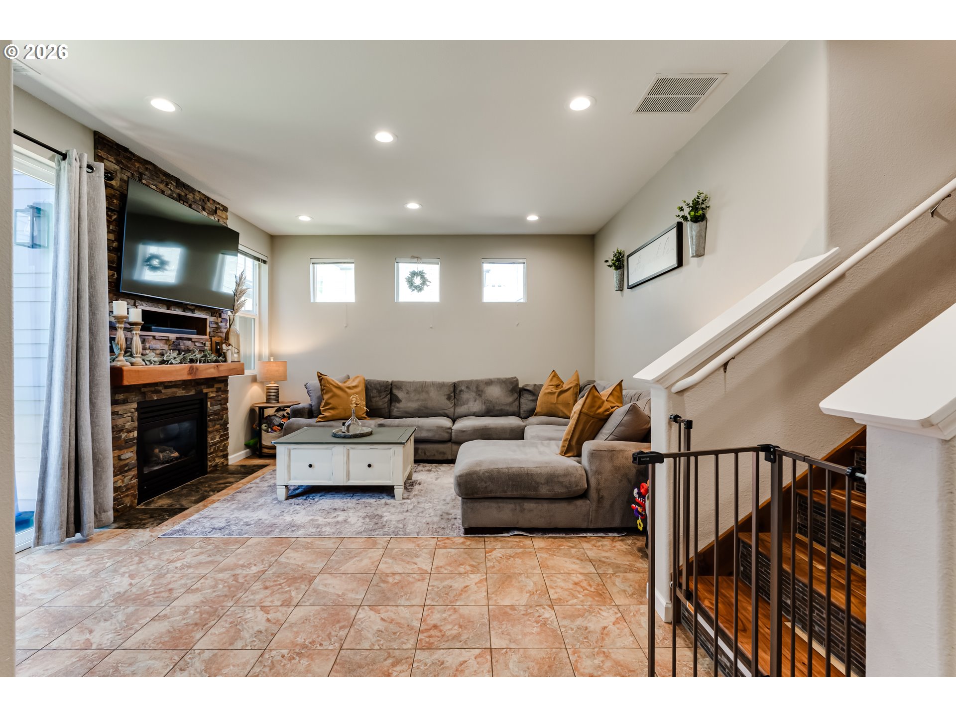 1628 HAMLET LN