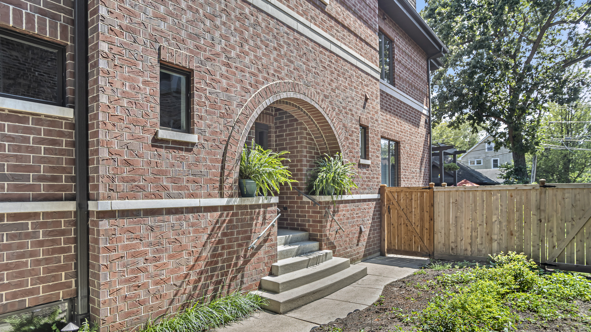 2014 HARRISON Street