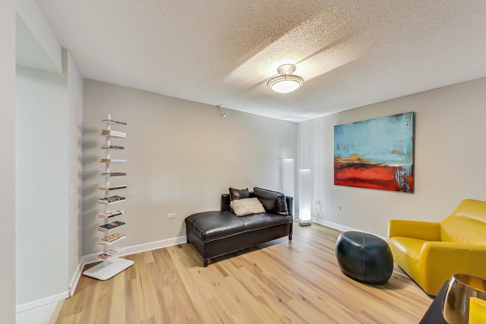 1720 MAPLE Avenue Unit: 1950