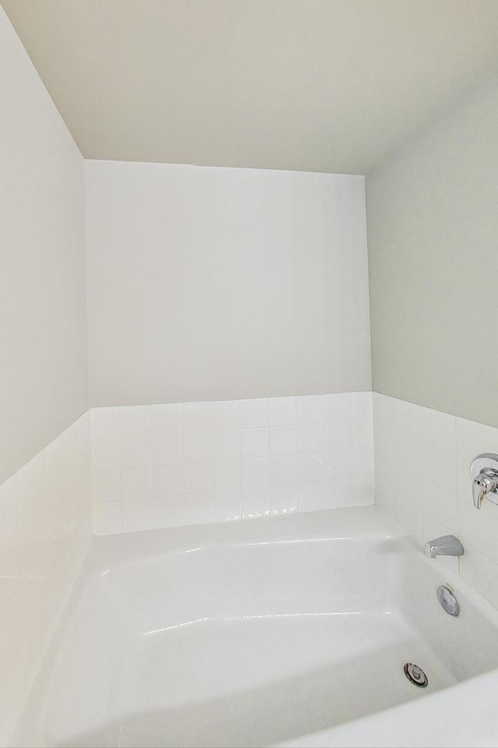 1720 MAPLE Avenue Unit: 1950