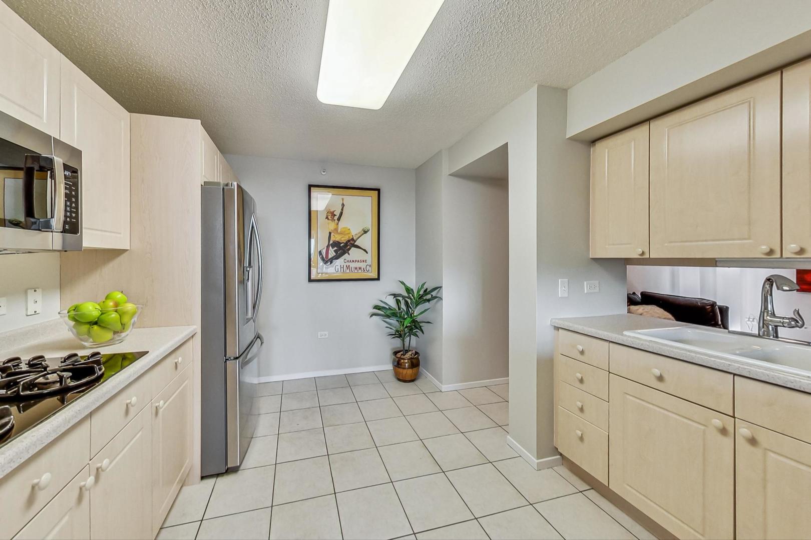 1720 MAPLE Avenue Unit: 1950