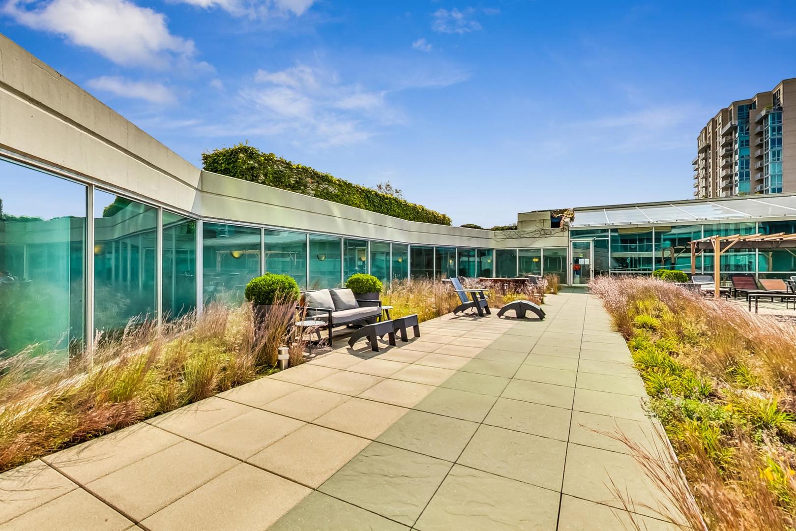 1720 MAPLE Avenue Unit: 1950