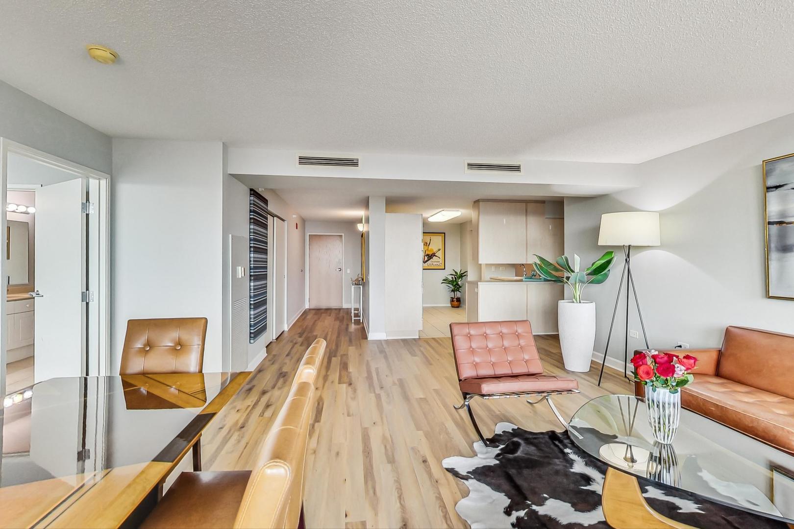 1720 MAPLE Avenue Unit: 1950