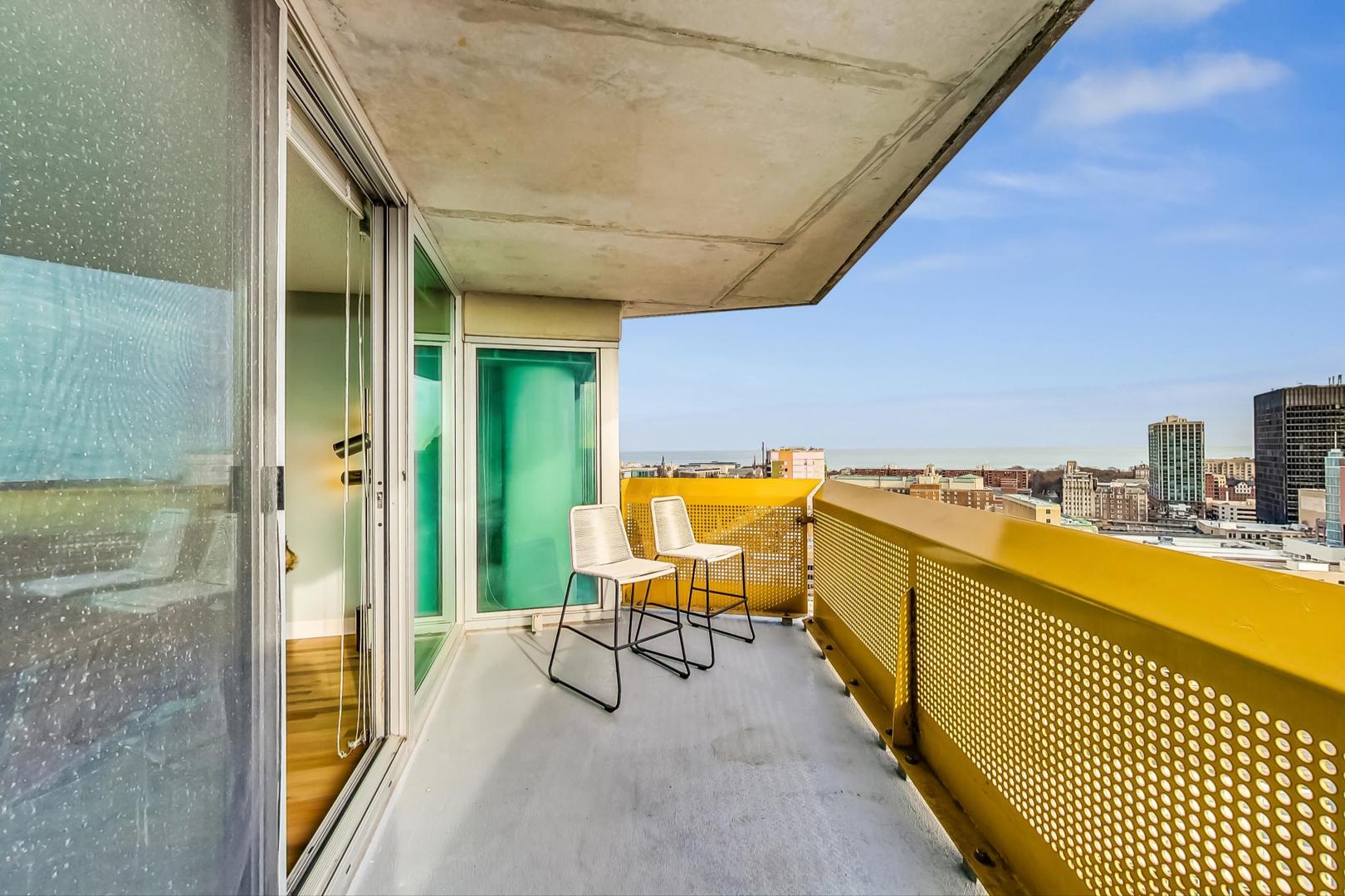 1720 MAPLE Avenue Unit: 1950
