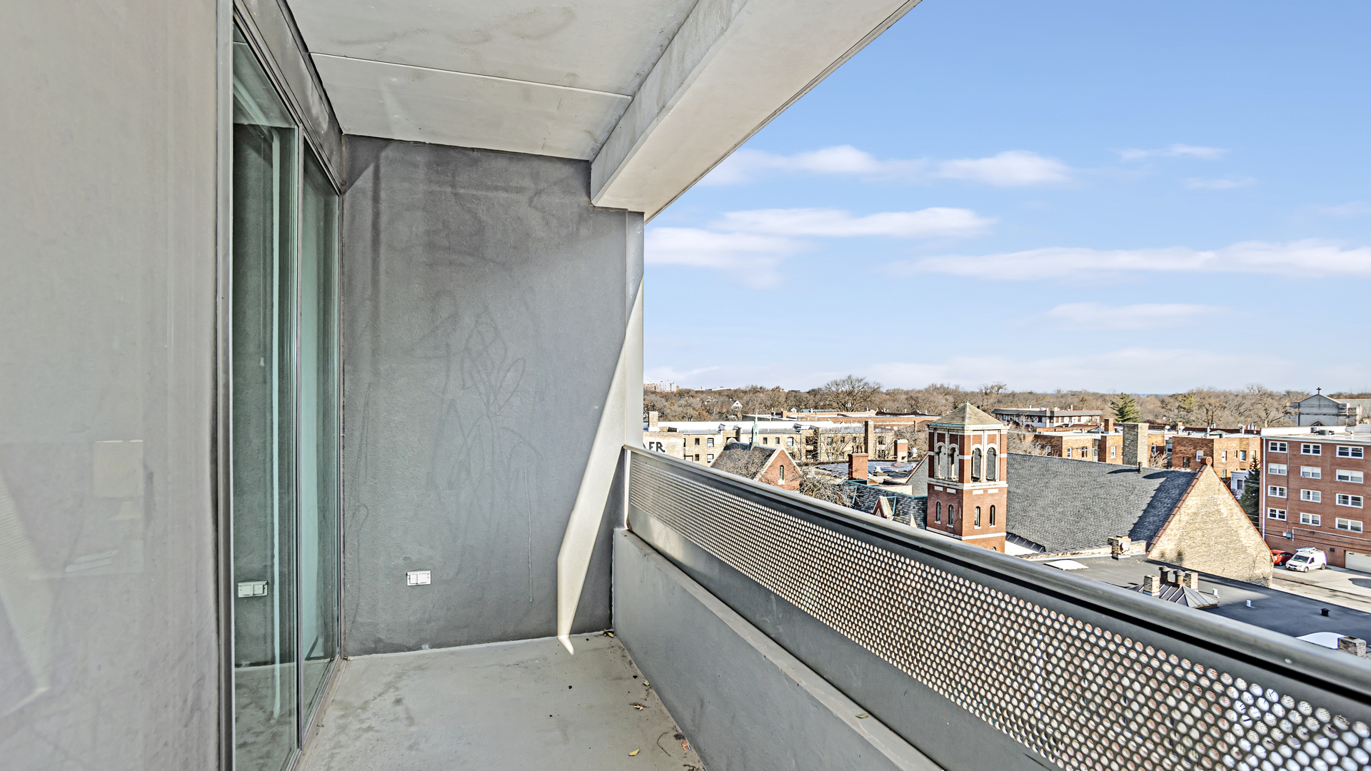 900 Chicago Avenue Unit: 604