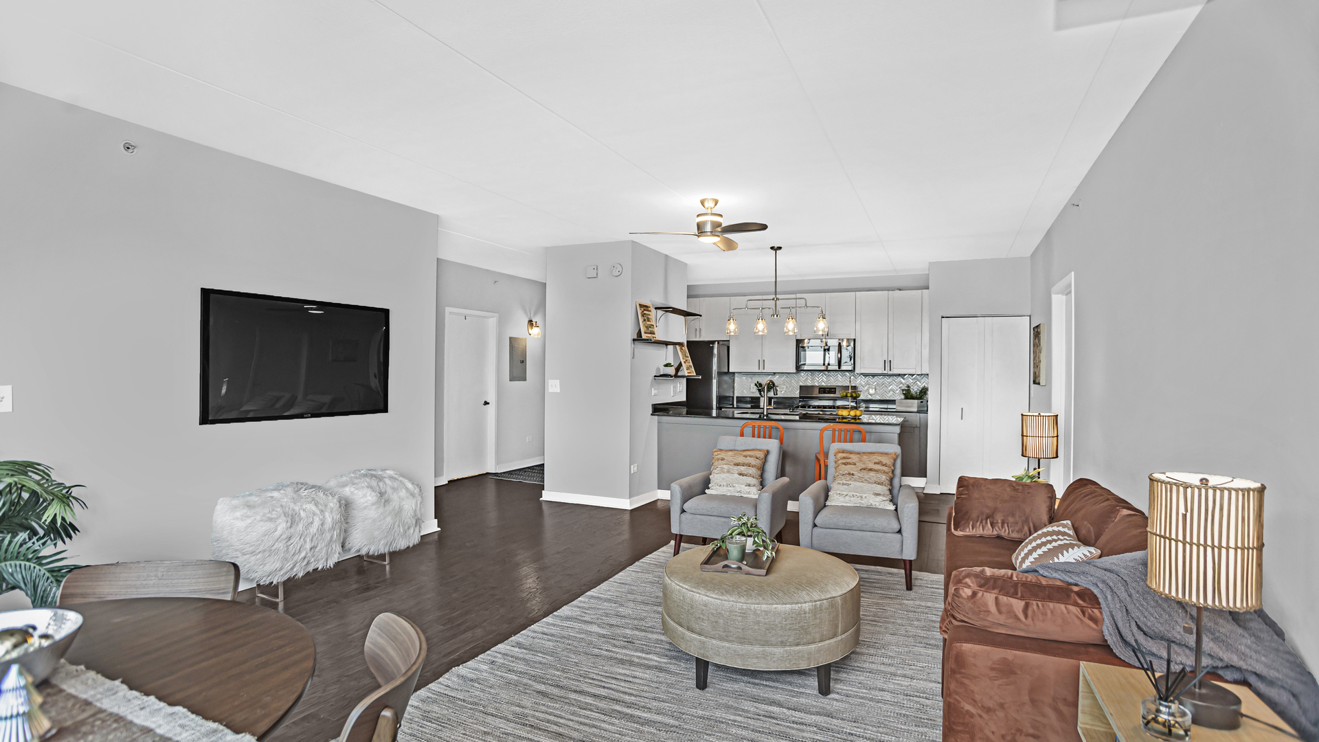 900 Chicago Avenue Unit: 604