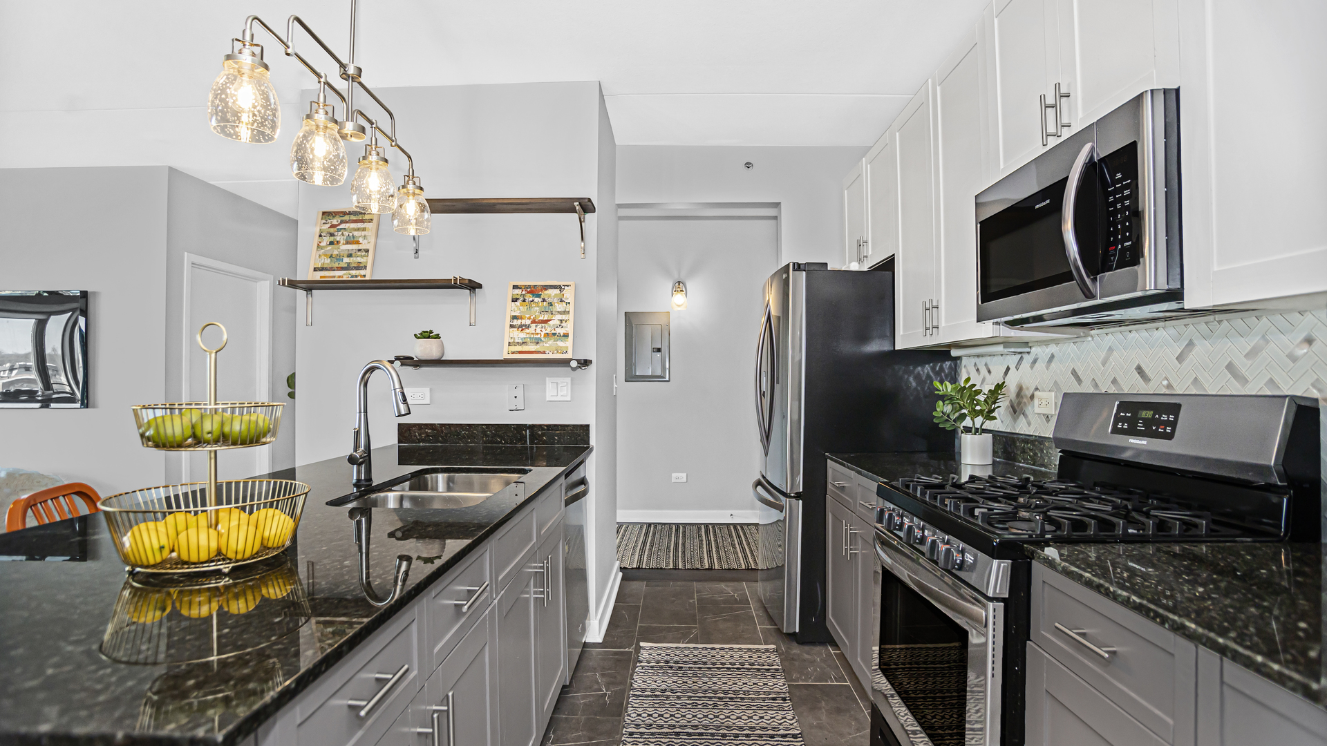 900 Chicago Avenue Unit: 604