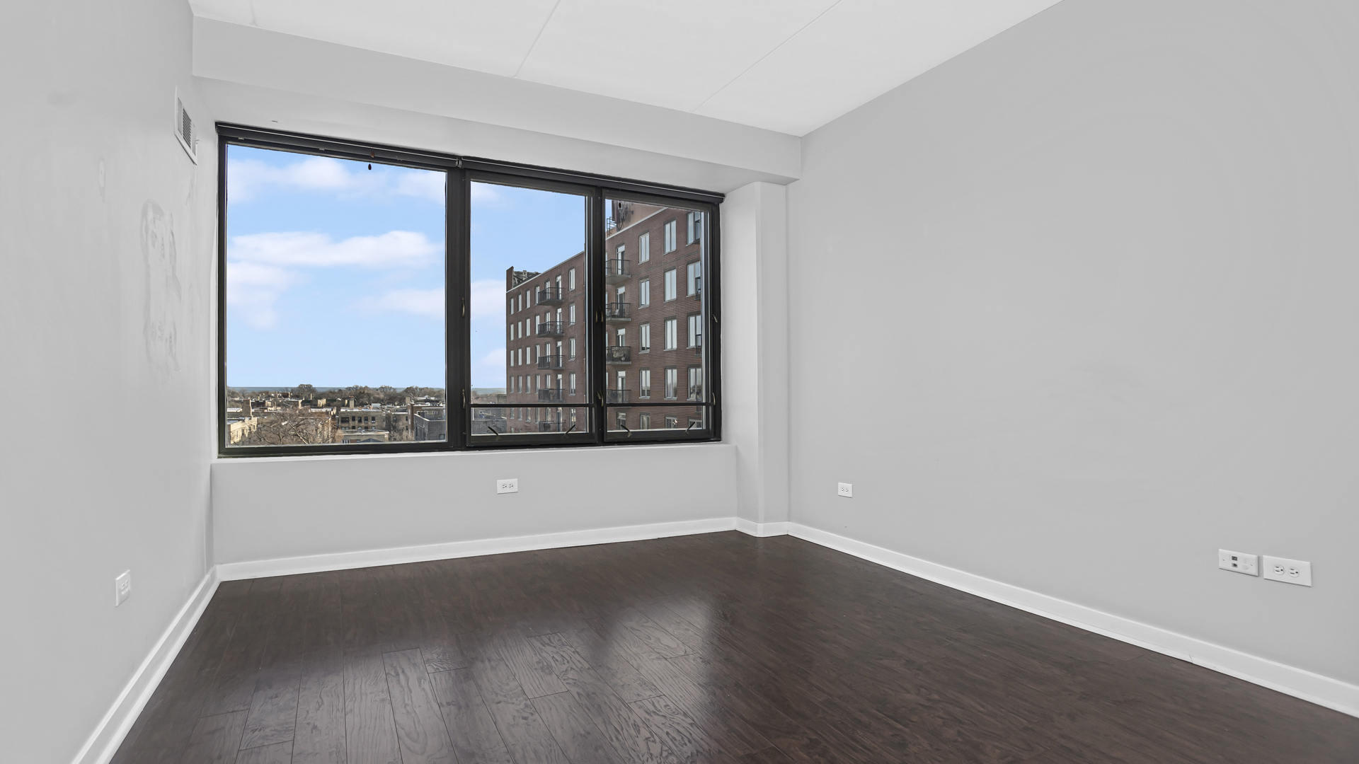 900 Chicago Avenue Unit: 604