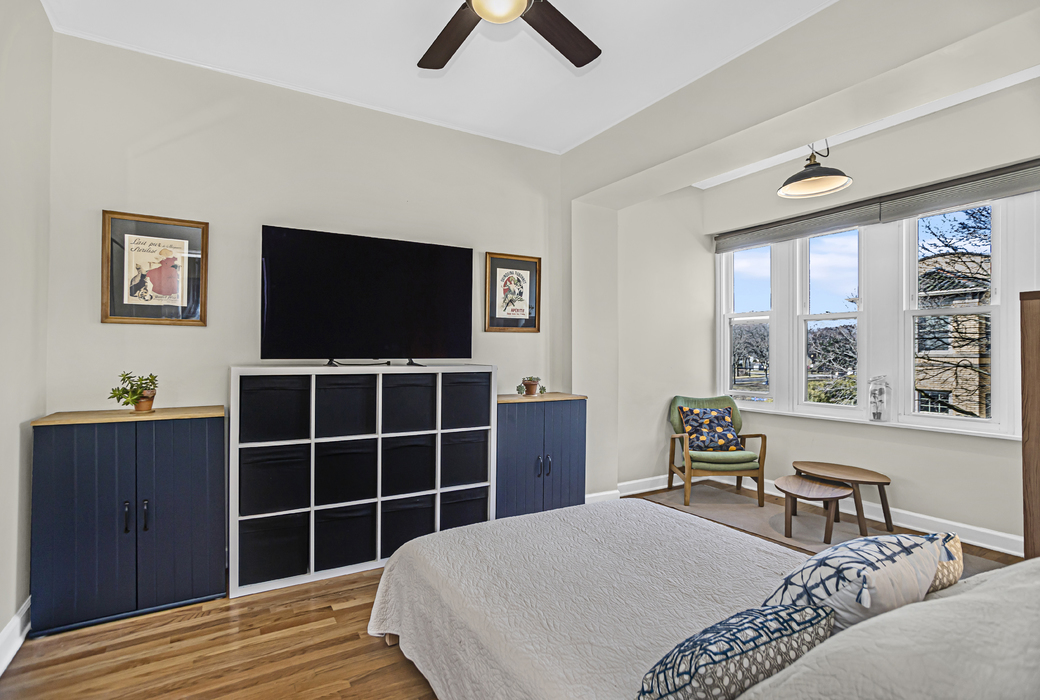 553 Elmwood Avenue Unit: 3