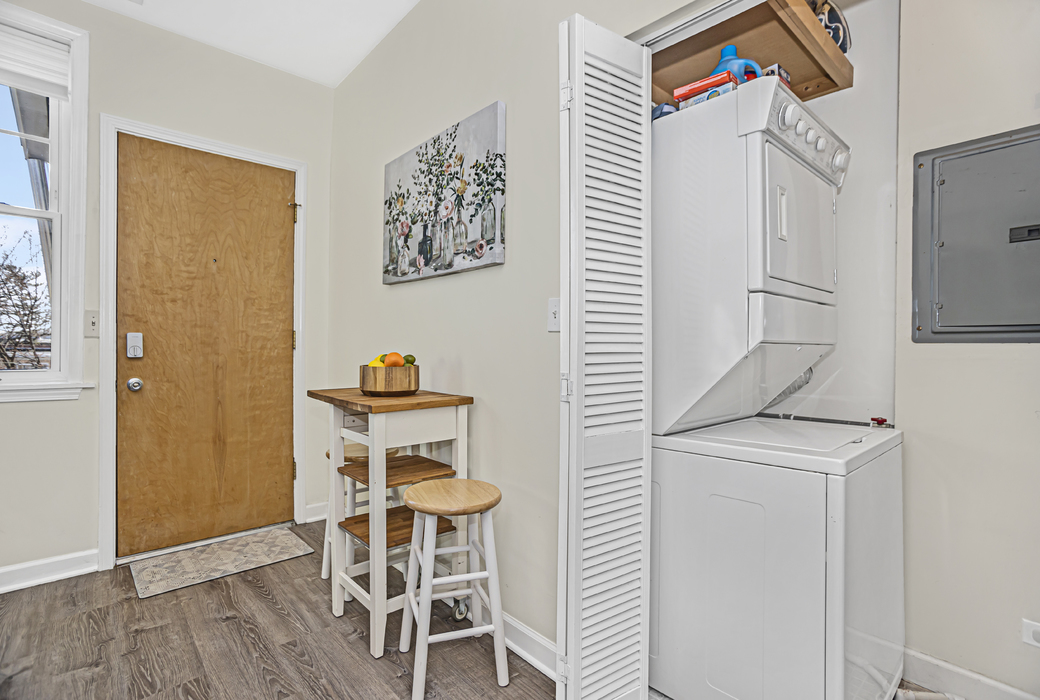 553 Elmwood Avenue Unit: 3