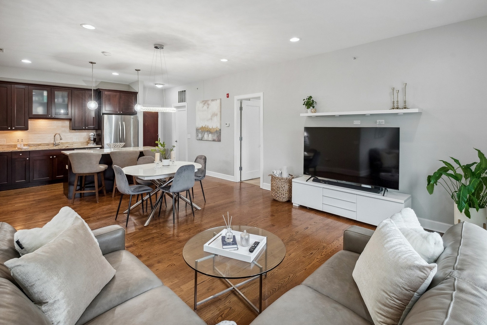 645 Custer Avenue Unit: 403