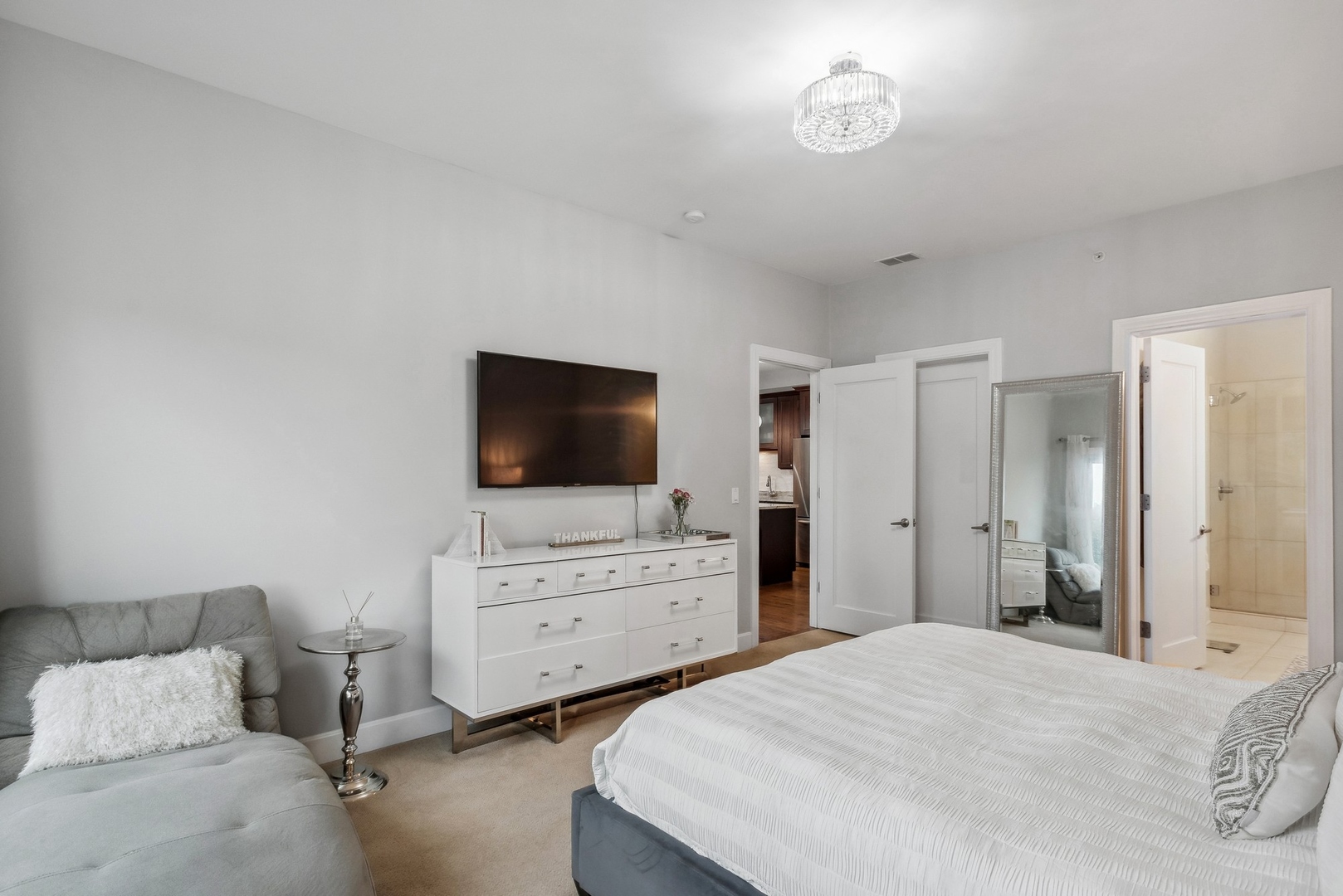 645 Custer Avenue Unit: 403
