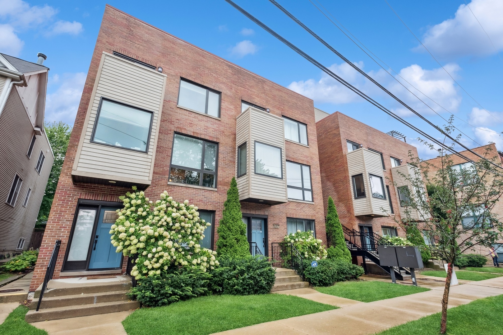 645 Custer Avenue Unit: 403