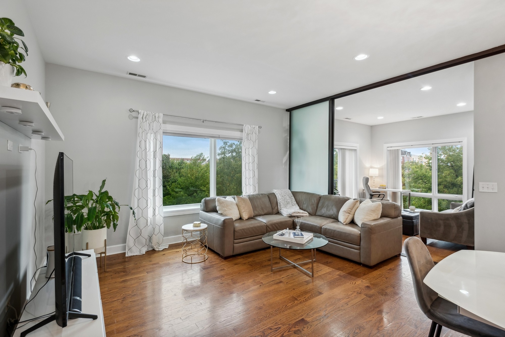 645 Custer Avenue Unit: 403