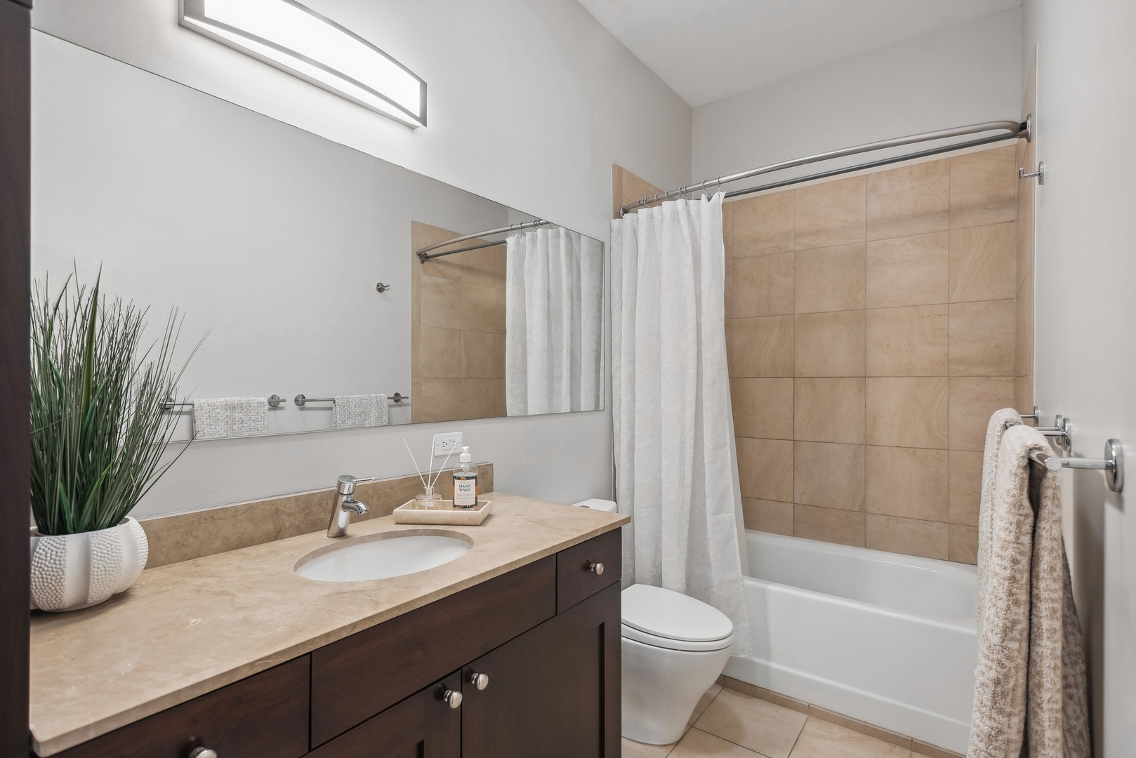 645 Custer Avenue Unit: 403