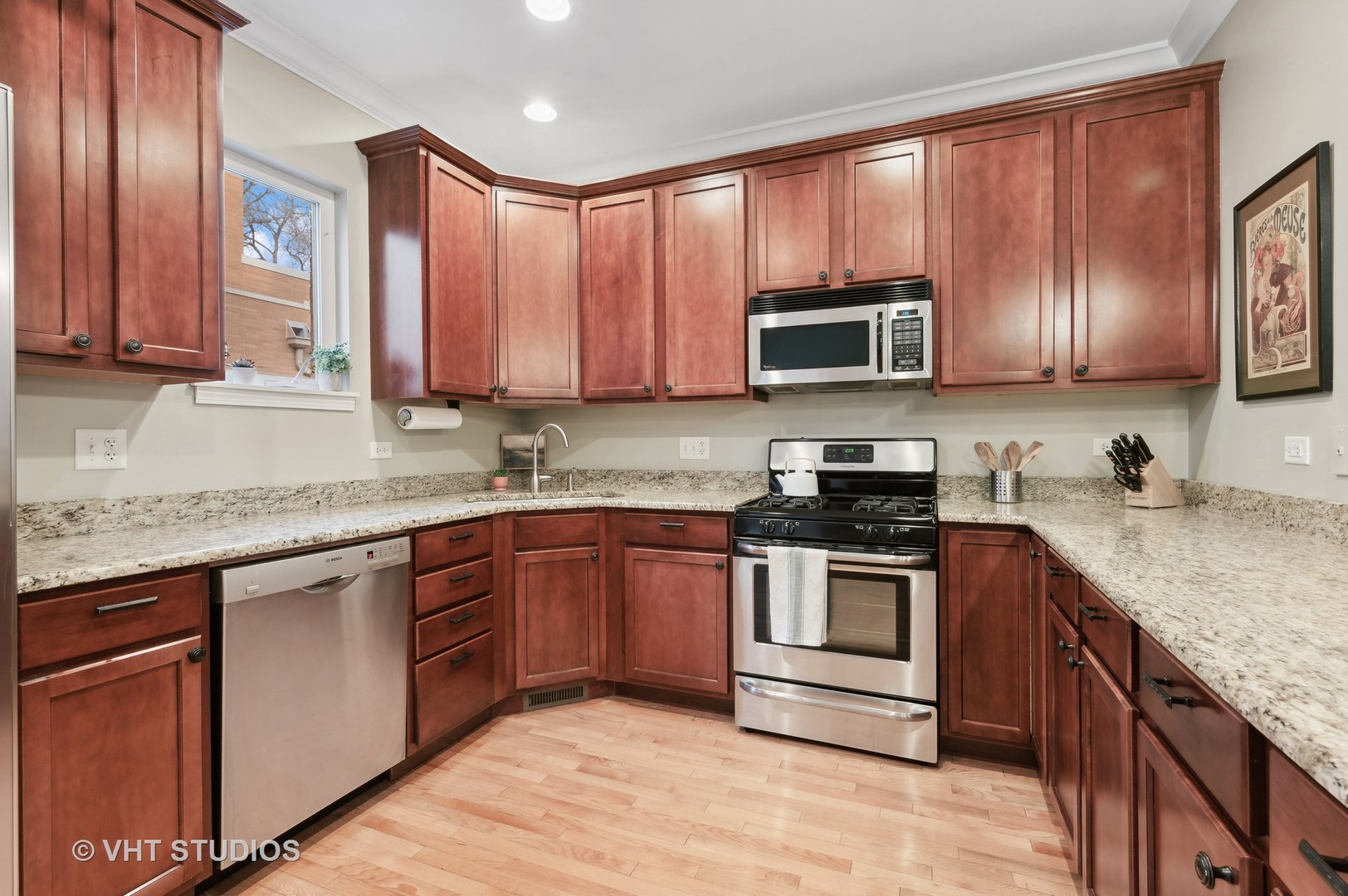 529 Chicago Avenue Unit: H