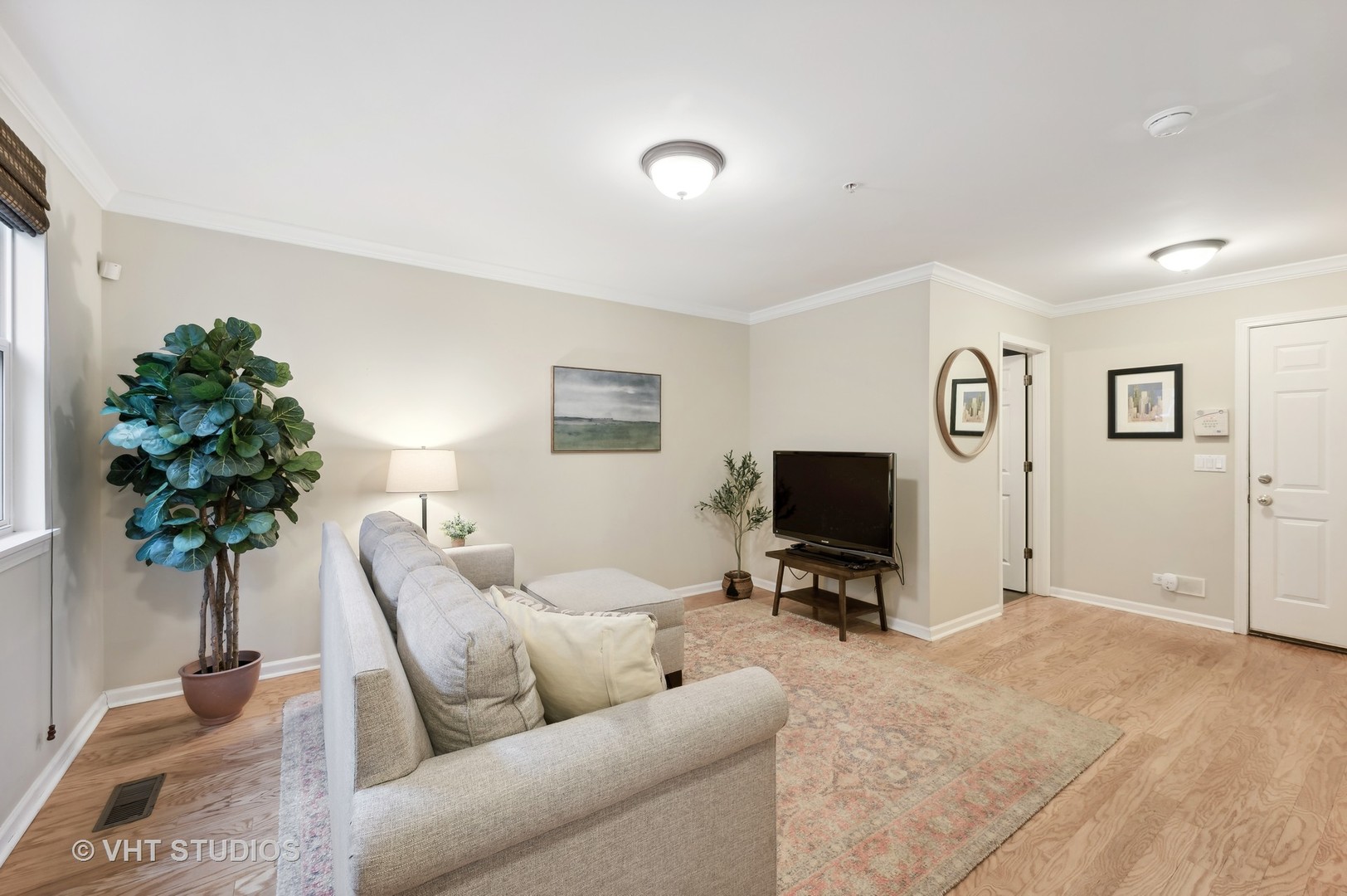 529 Chicago Avenue Unit: H
