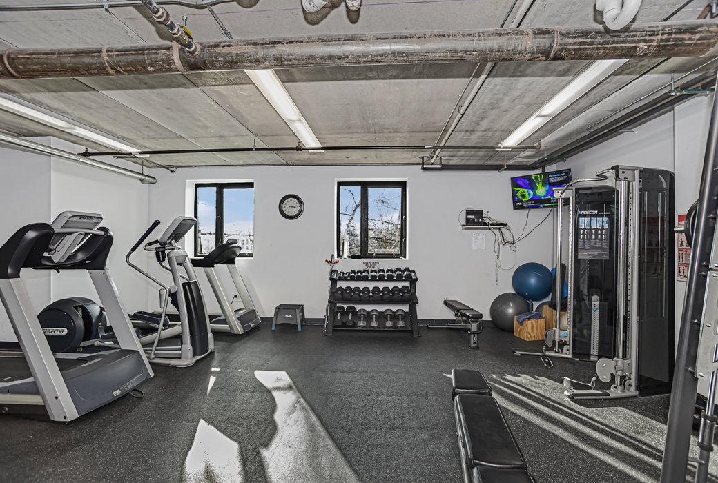 900 CHICAGO Avenue Unit: 415