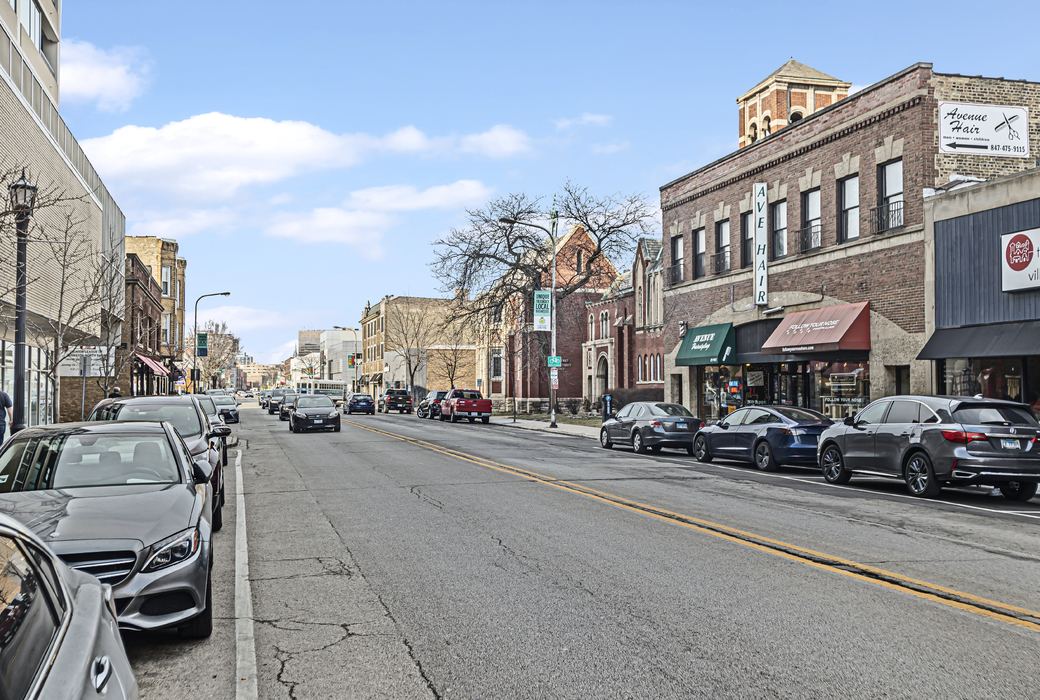 900 CHICAGO Avenue Unit: 415